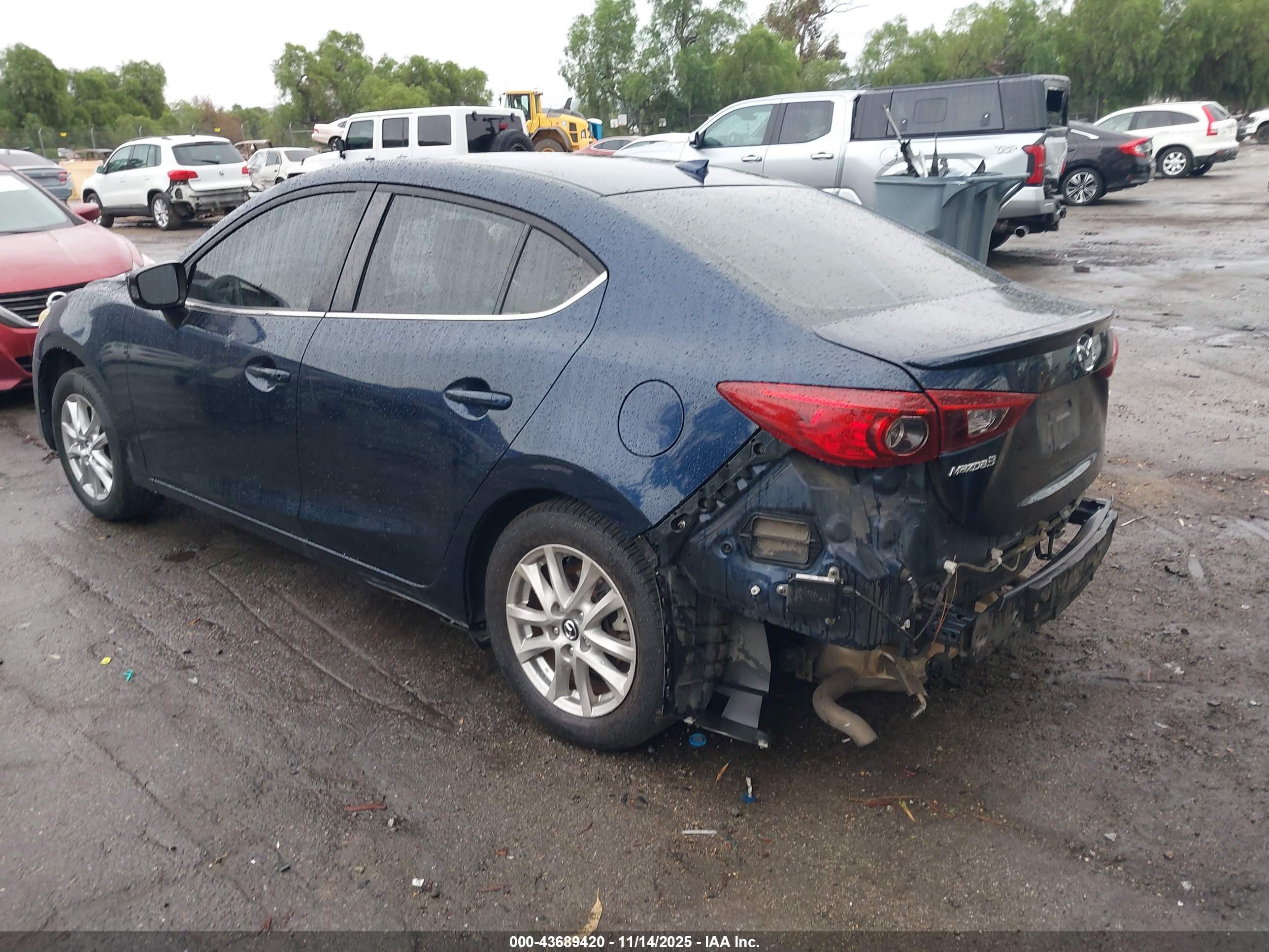 MAZDA MAZDA3 image 3