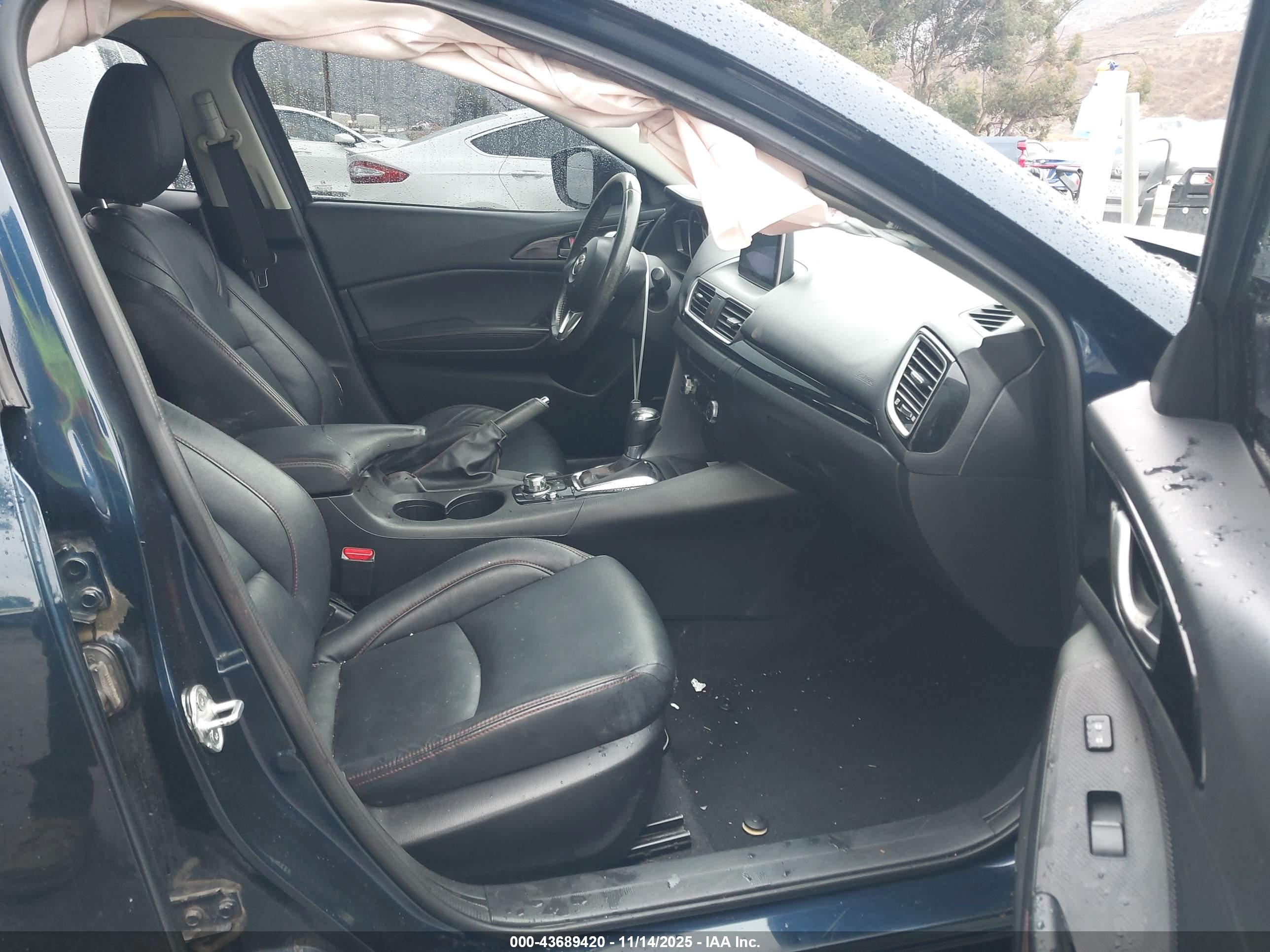 MAZDA MAZDA3 image 5