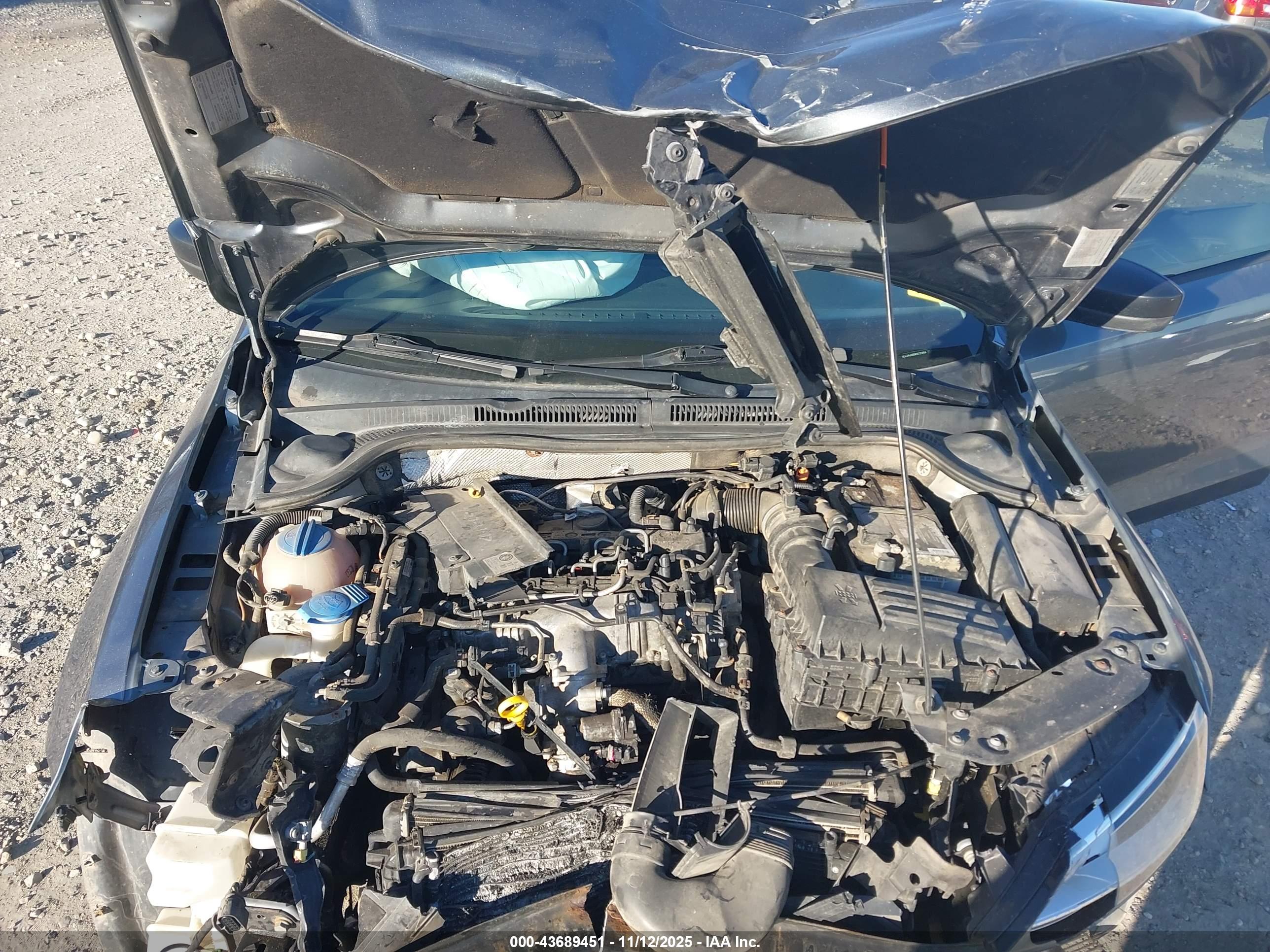VOLKSWAGEN JETTA image 10