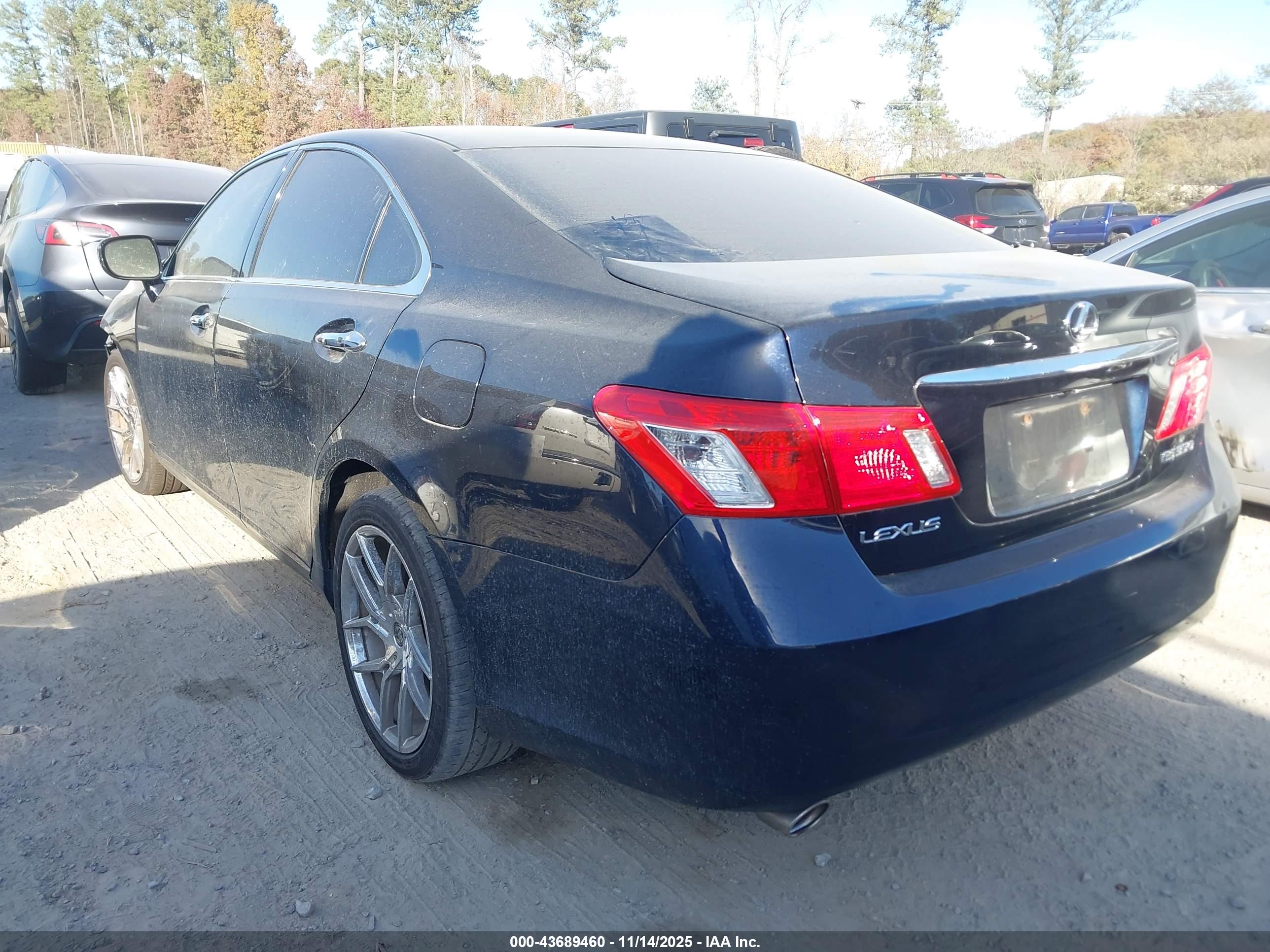 LEXUS ES image 3