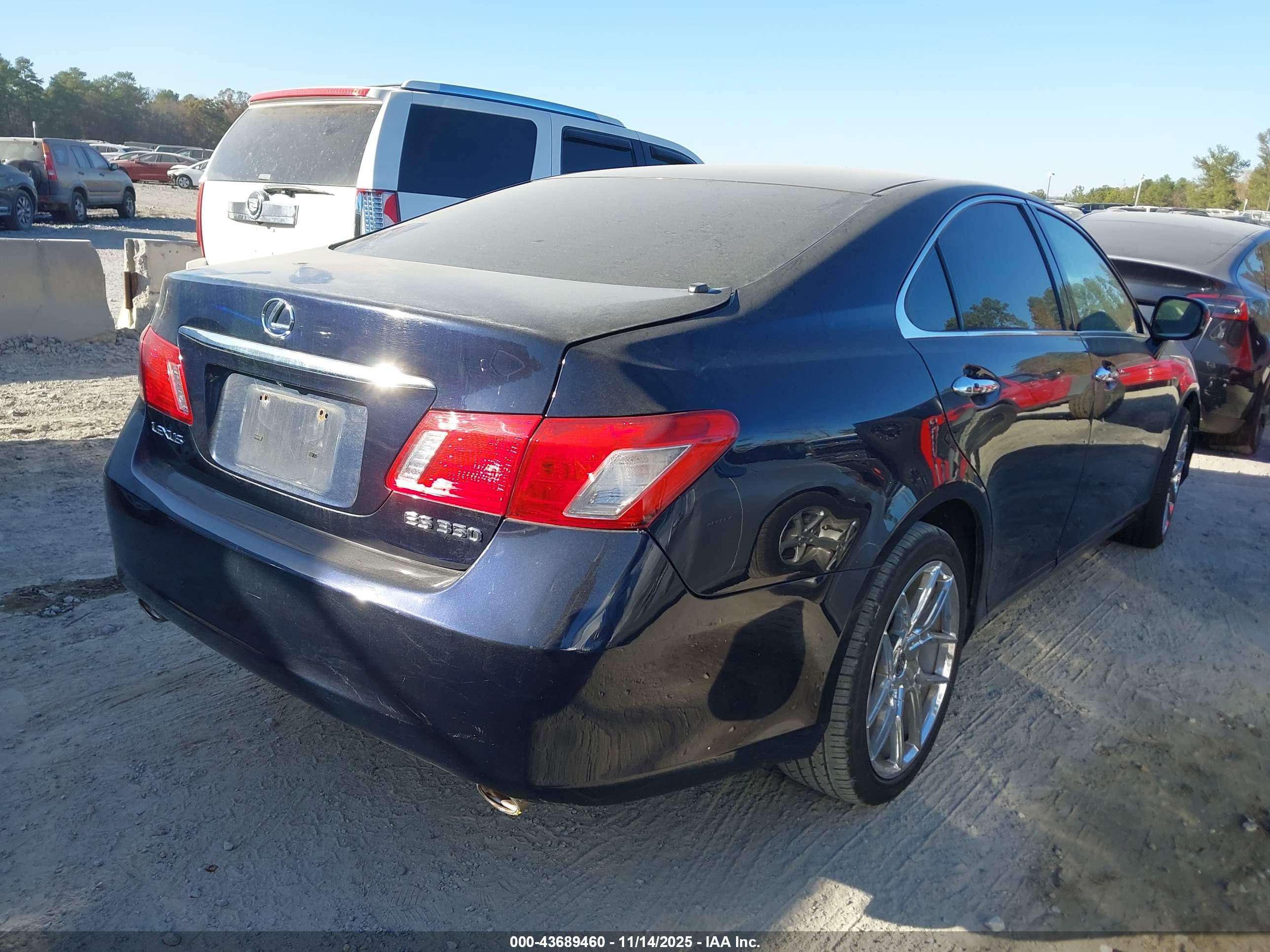 LEXUS ES image 4