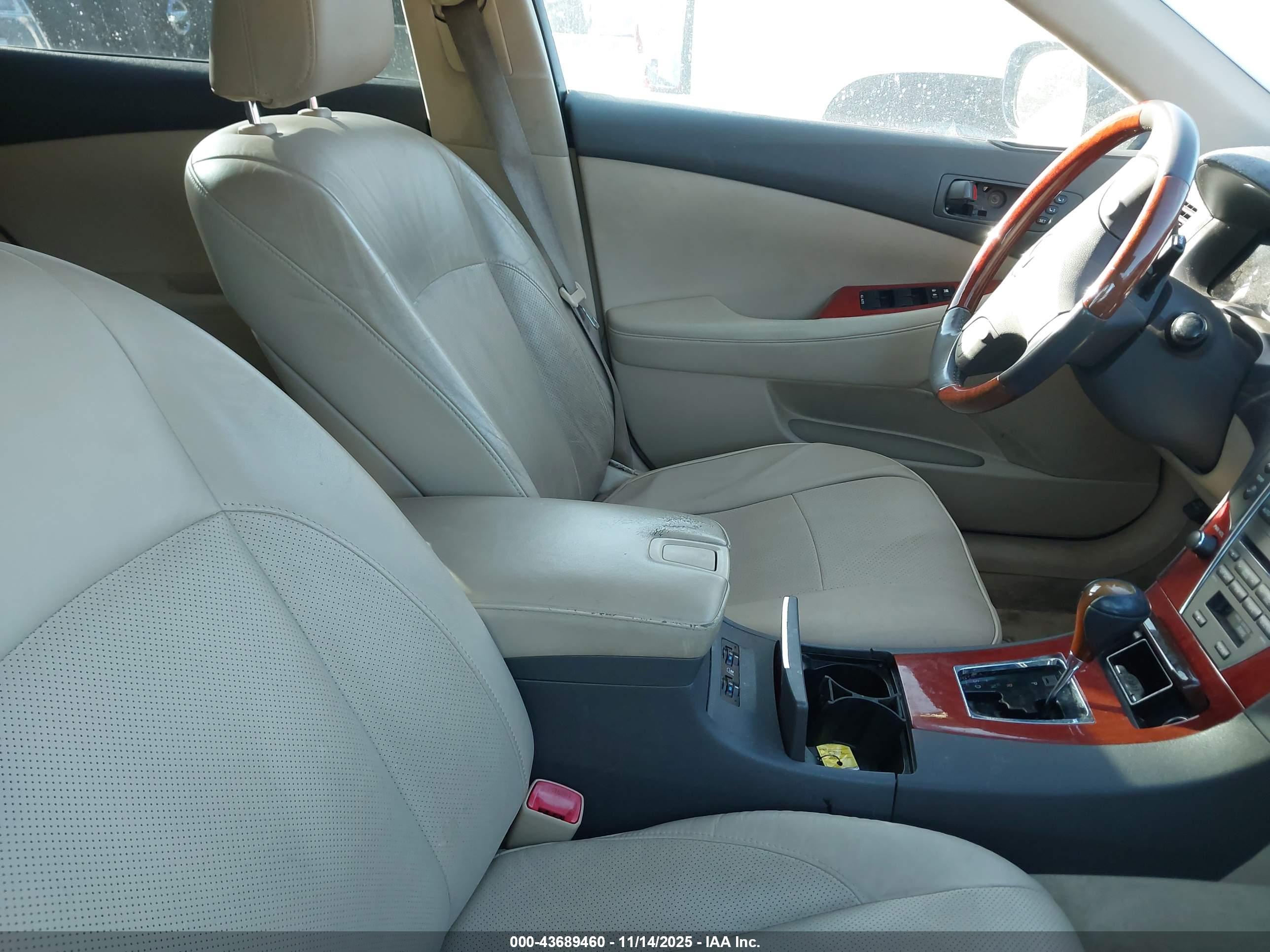 LEXUS ES image 5