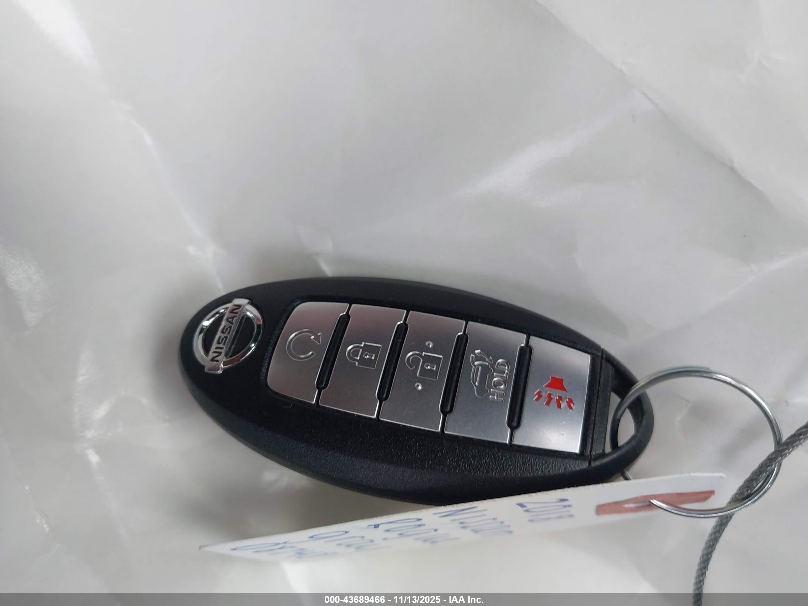NISSAN ROGUE image 11