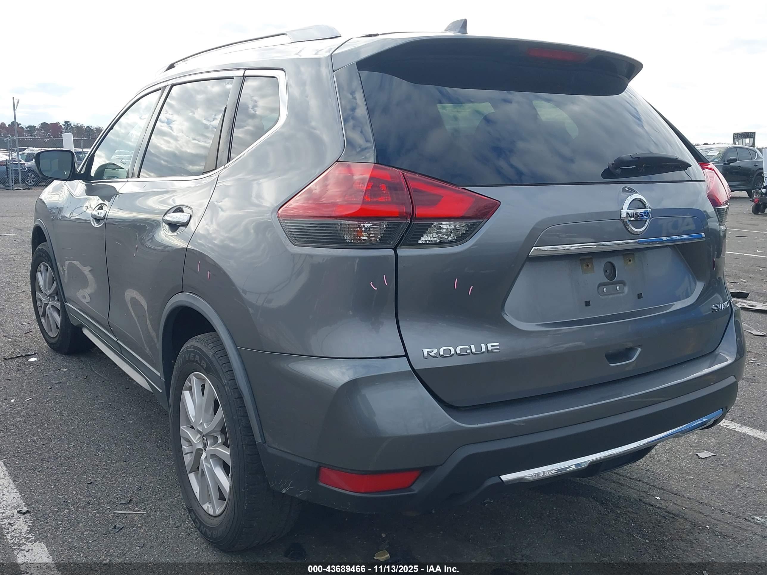 NISSAN ROGUE image 3