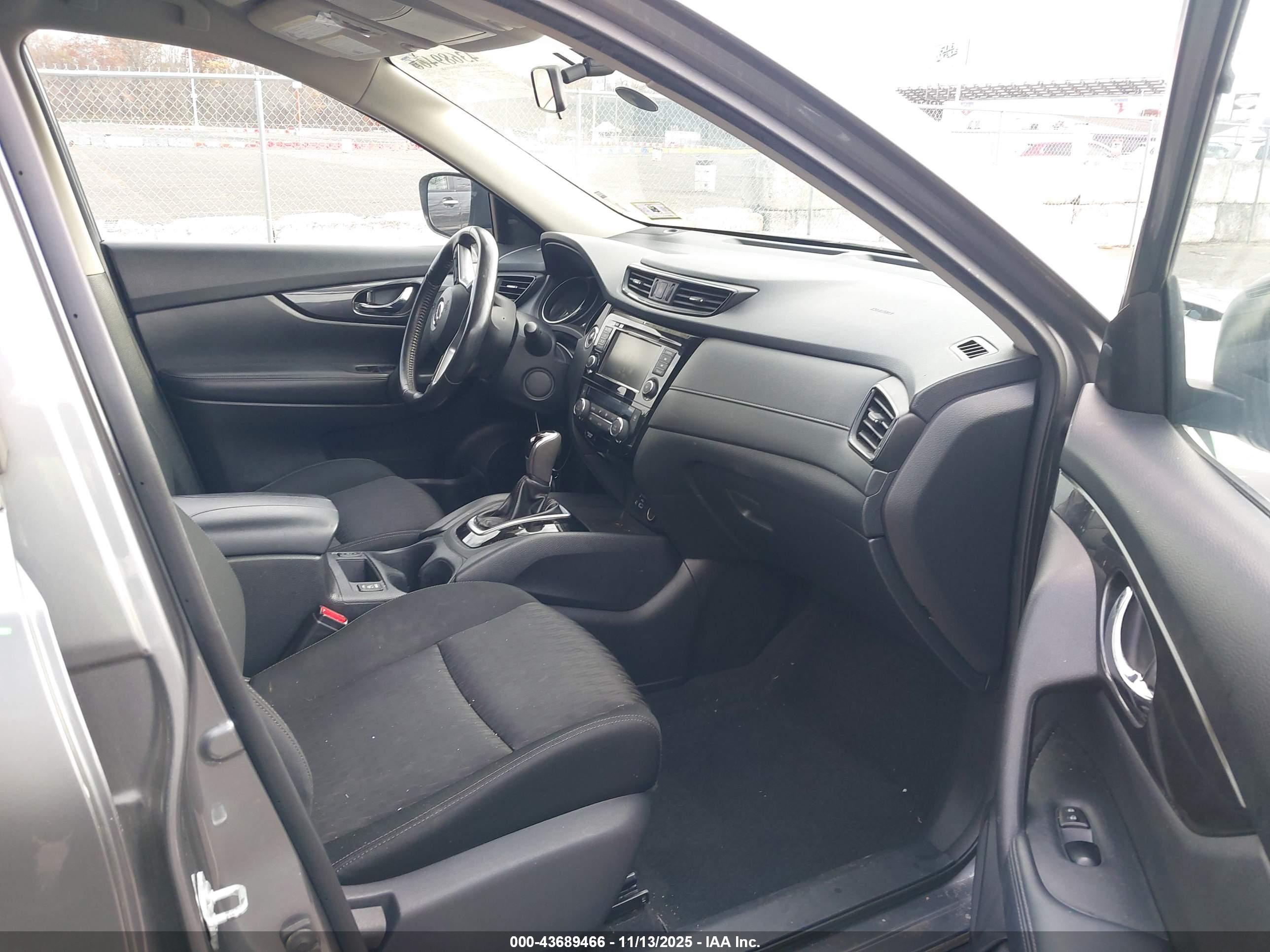 NISSAN ROGUE image 5
