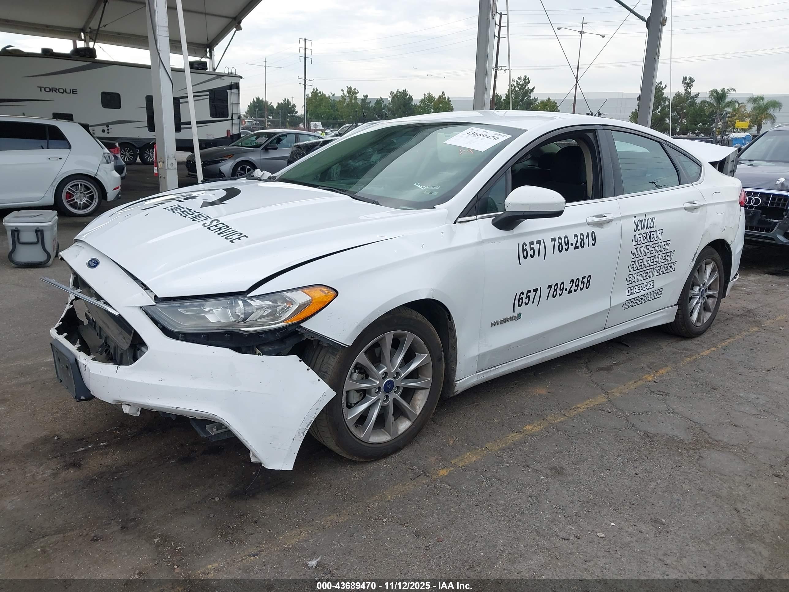 FORD FUSION image 2