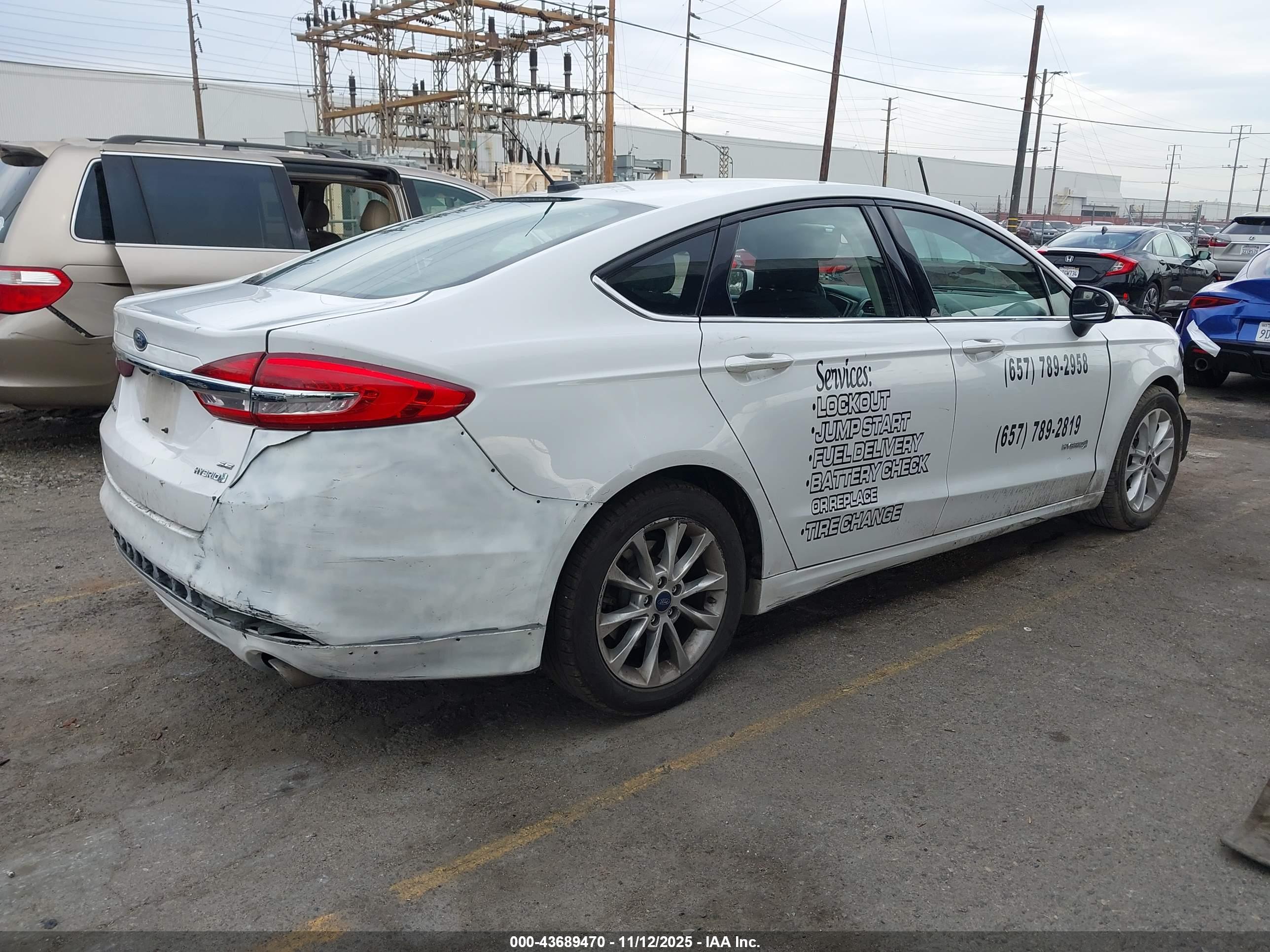 FORD FUSION image 4