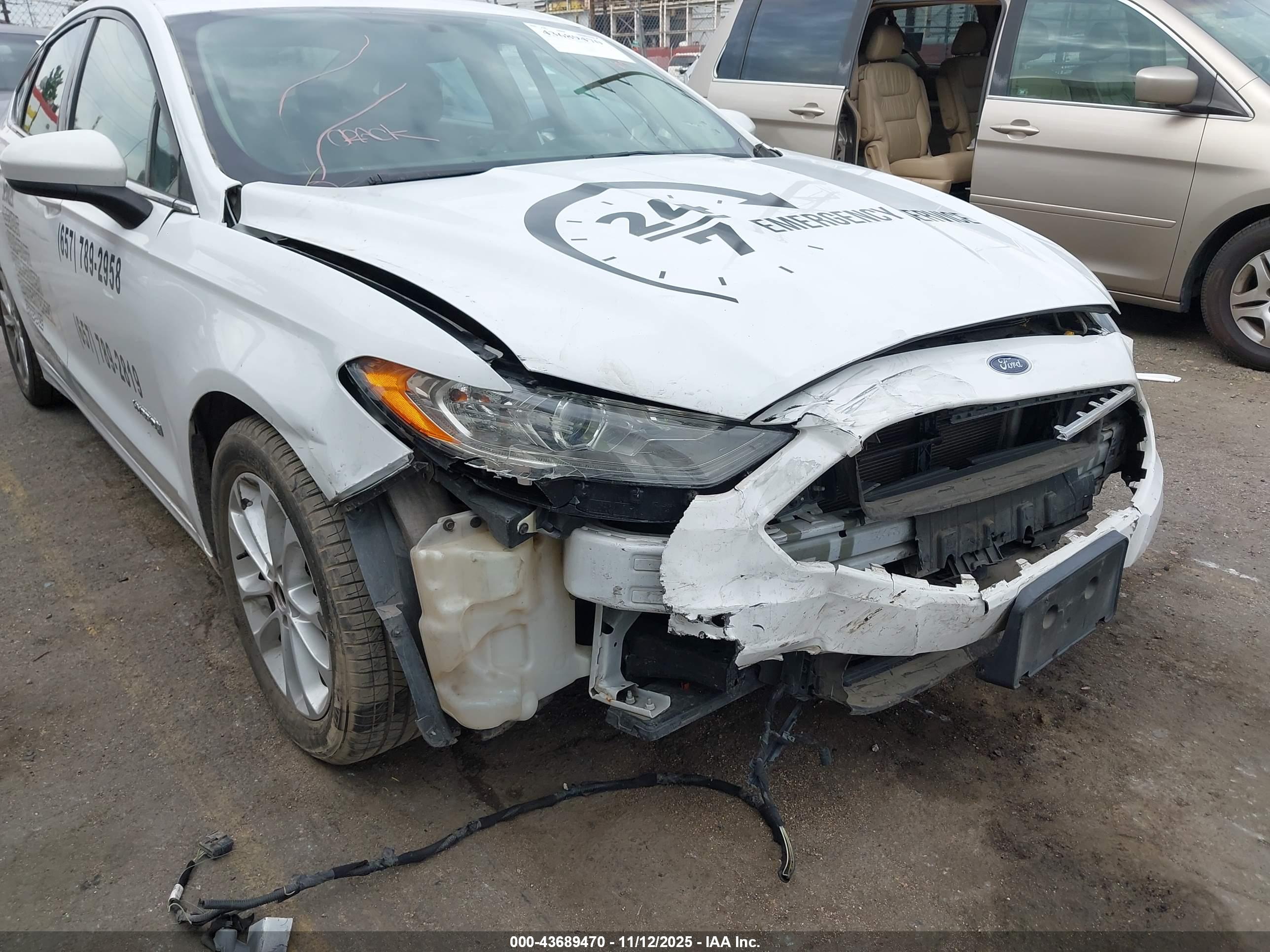 FORD FUSION image 6