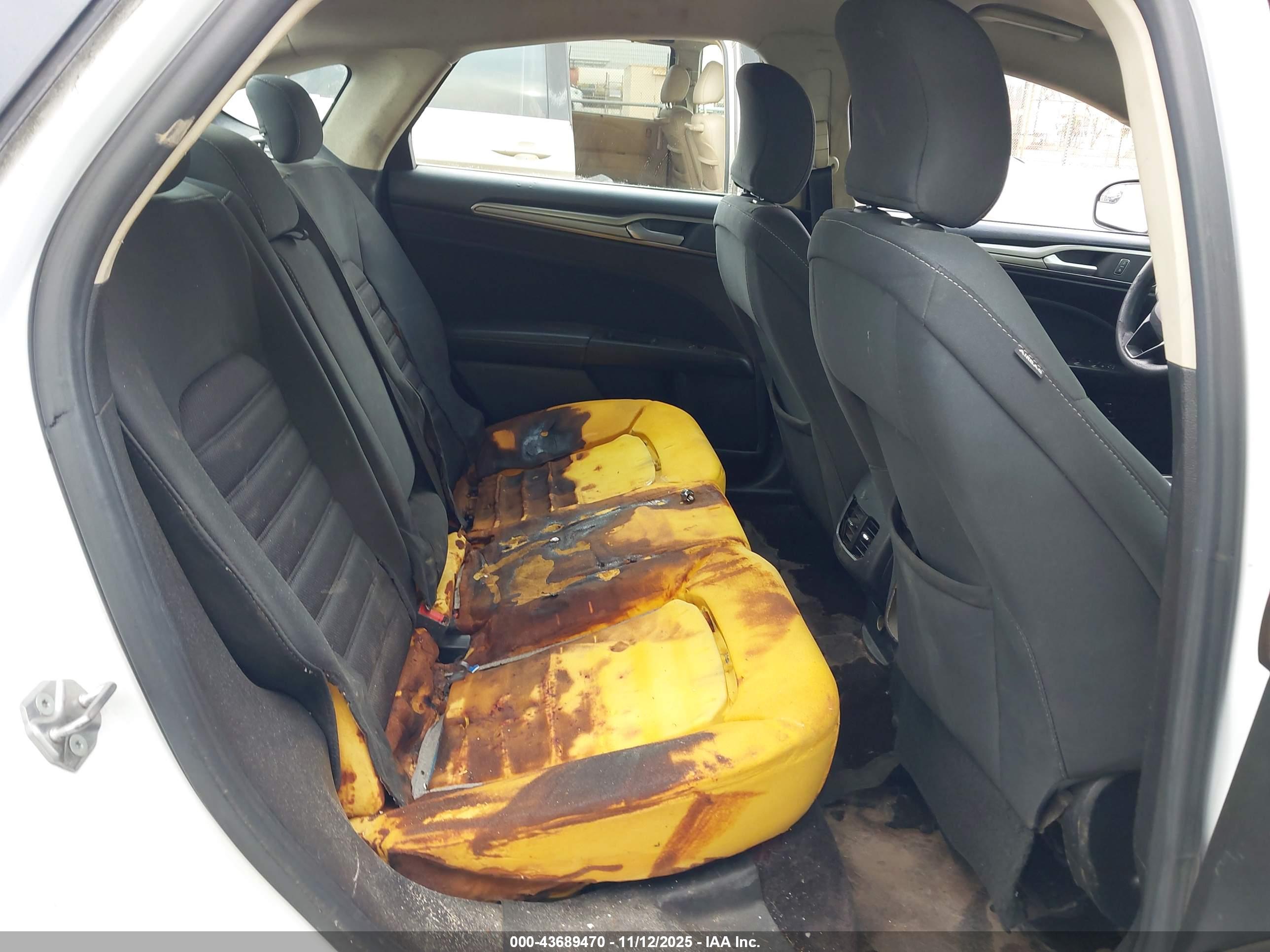 FORD FUSION image 8