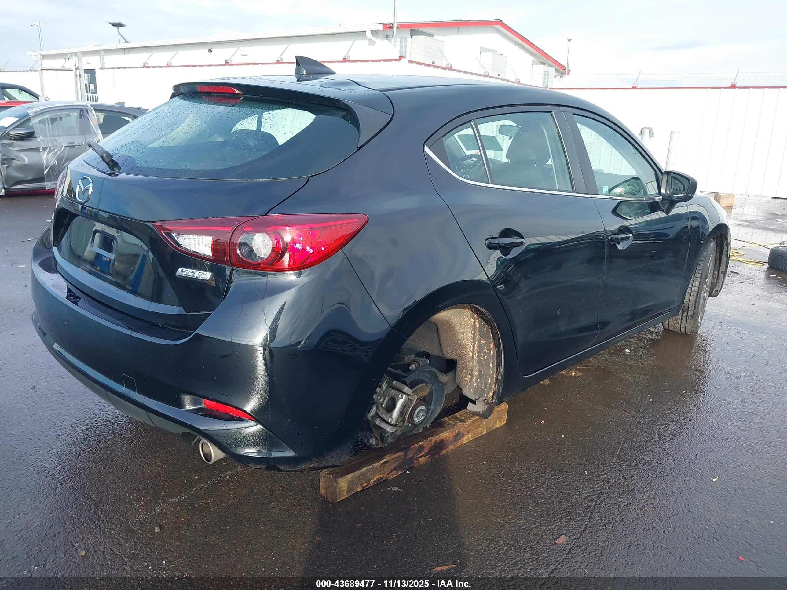 MAZDA MAZDA3 image 4