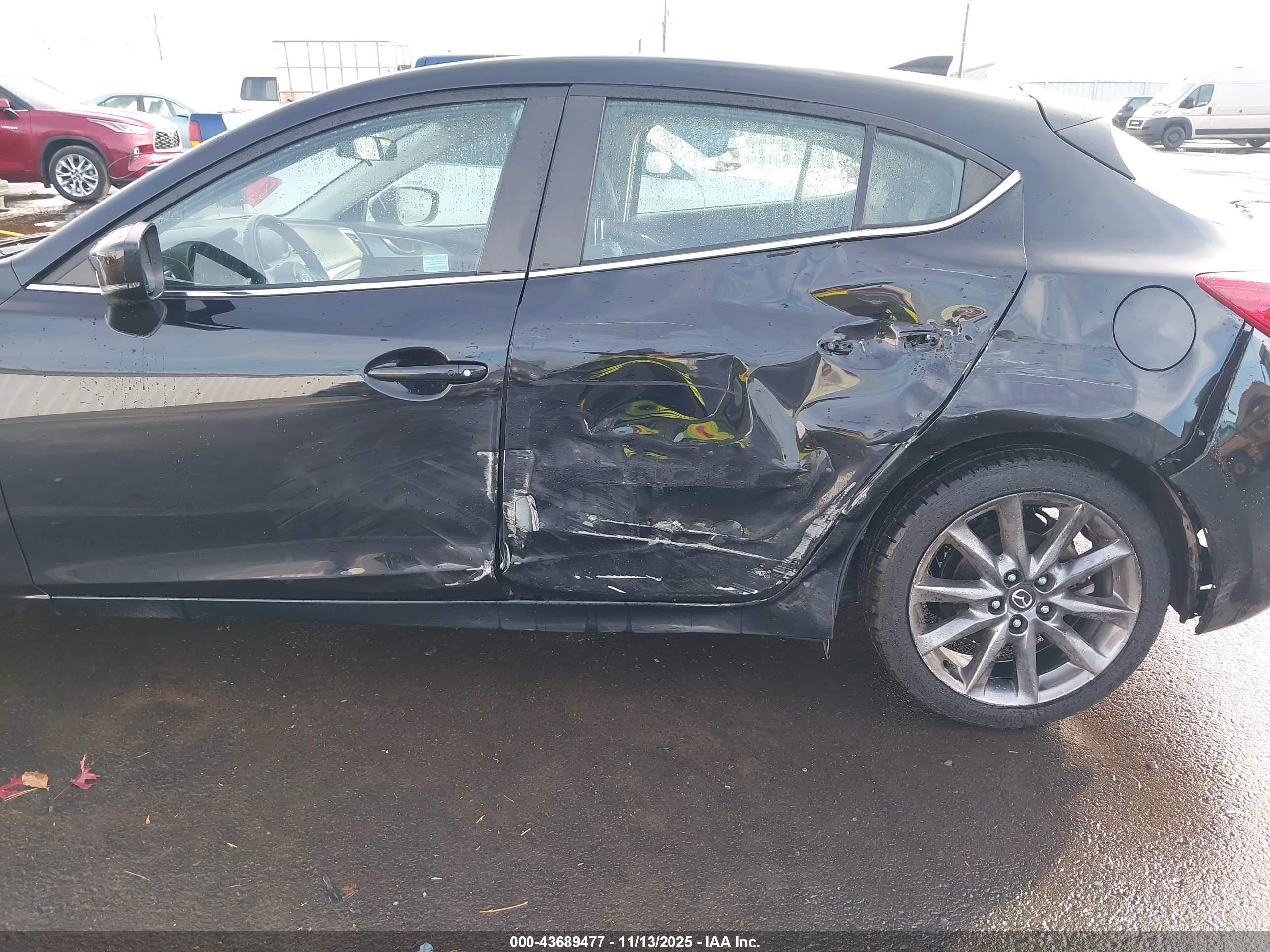 MAZDA MAZDA3 image 6