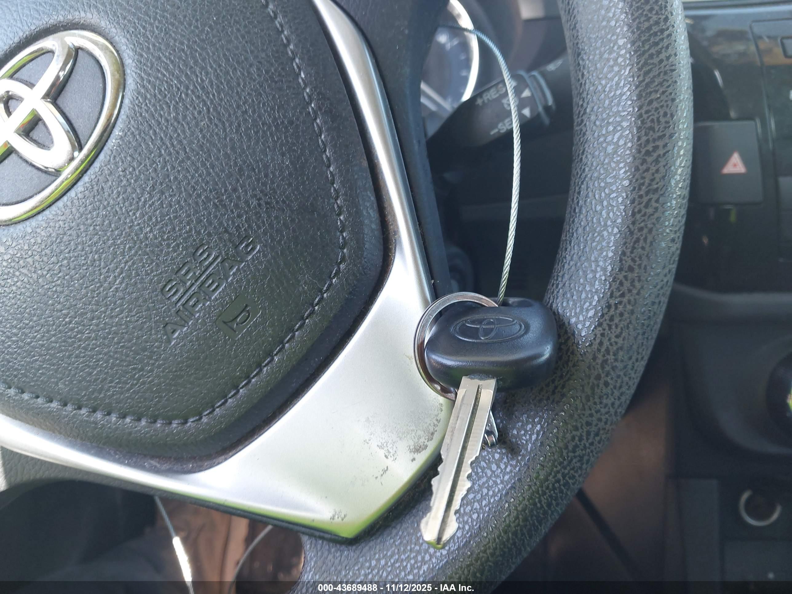 TOYOTA COROLLA image 11