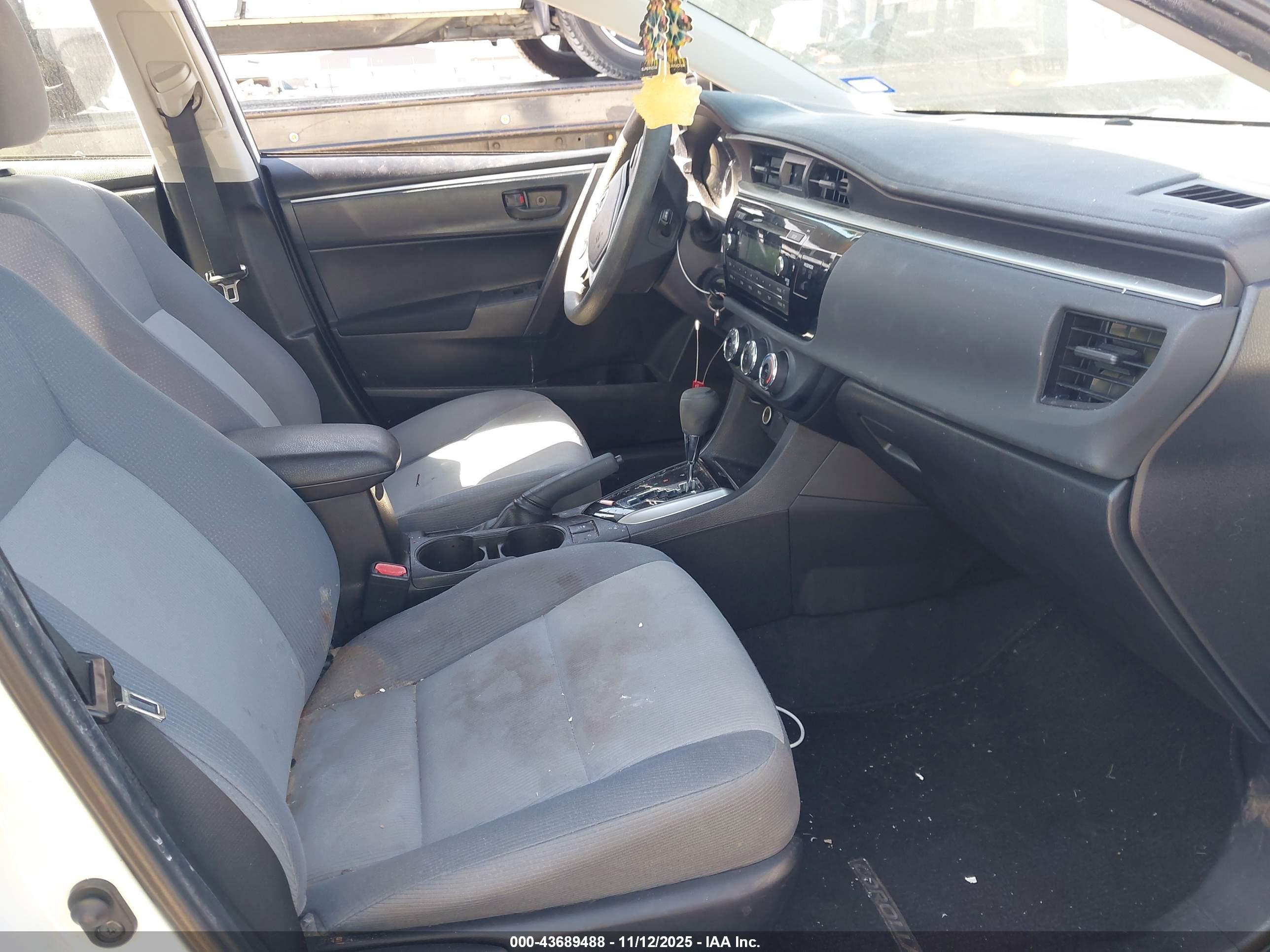 TOYOTA COROLLA image 5