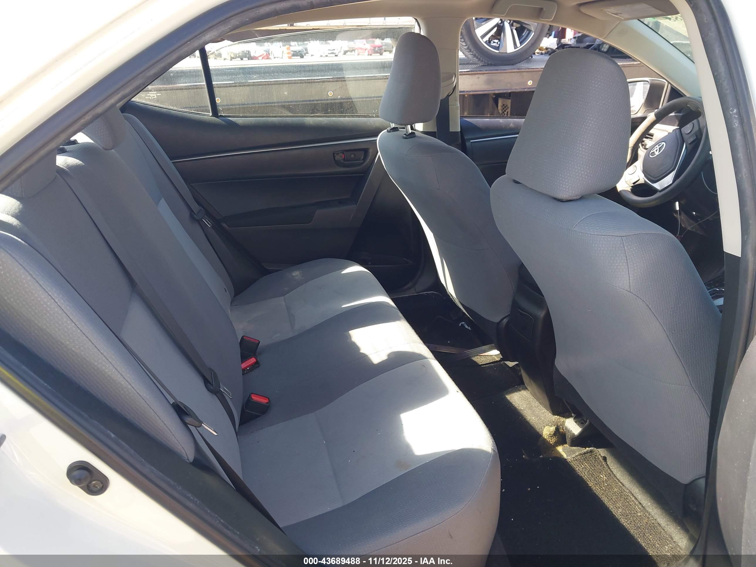 TOYOTA COROLLA image 8