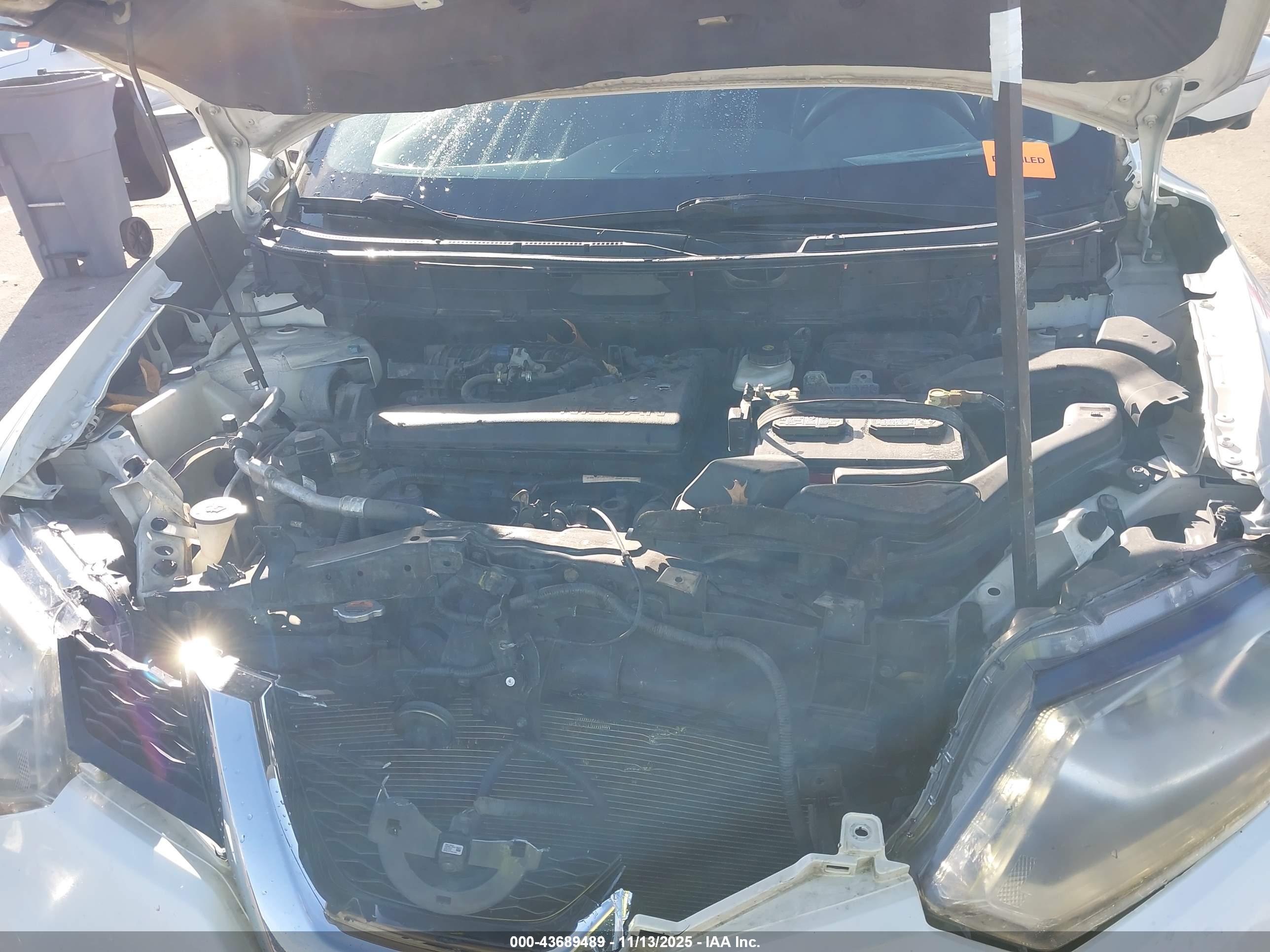 NISSAN ROGUE image 10