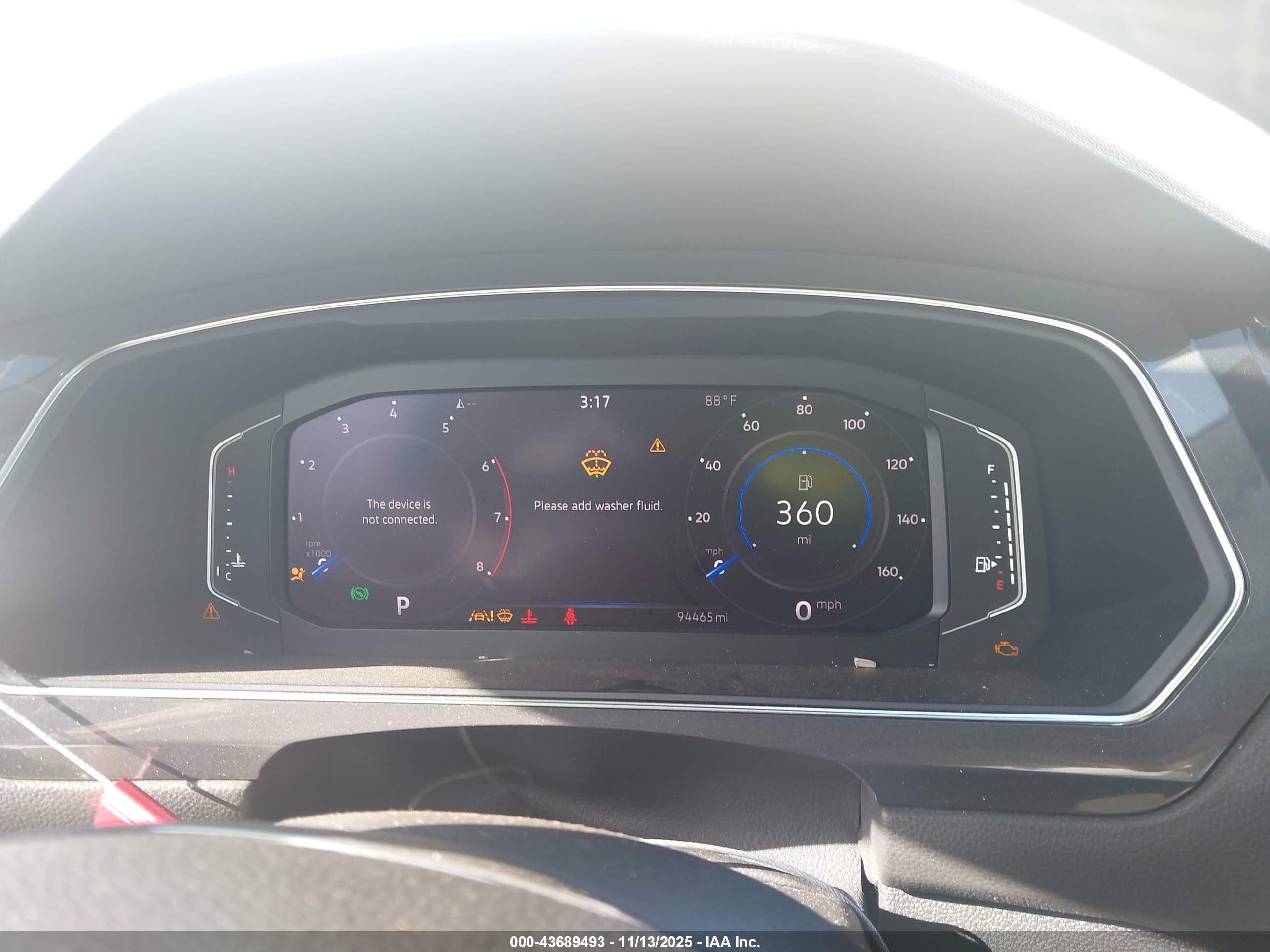 VOLKSWAGEN TIGUAN image 7