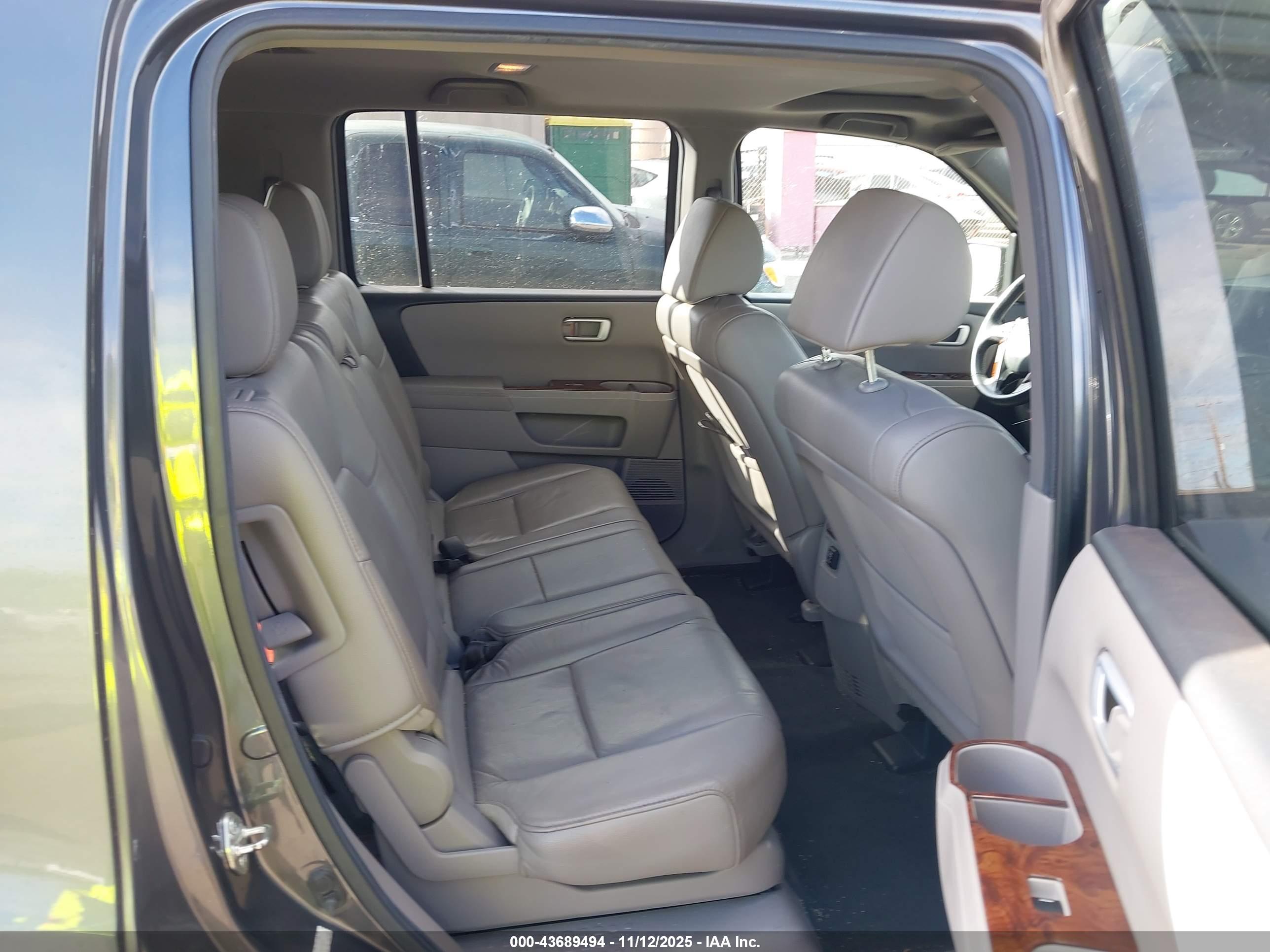 HONDA PILOT image 8