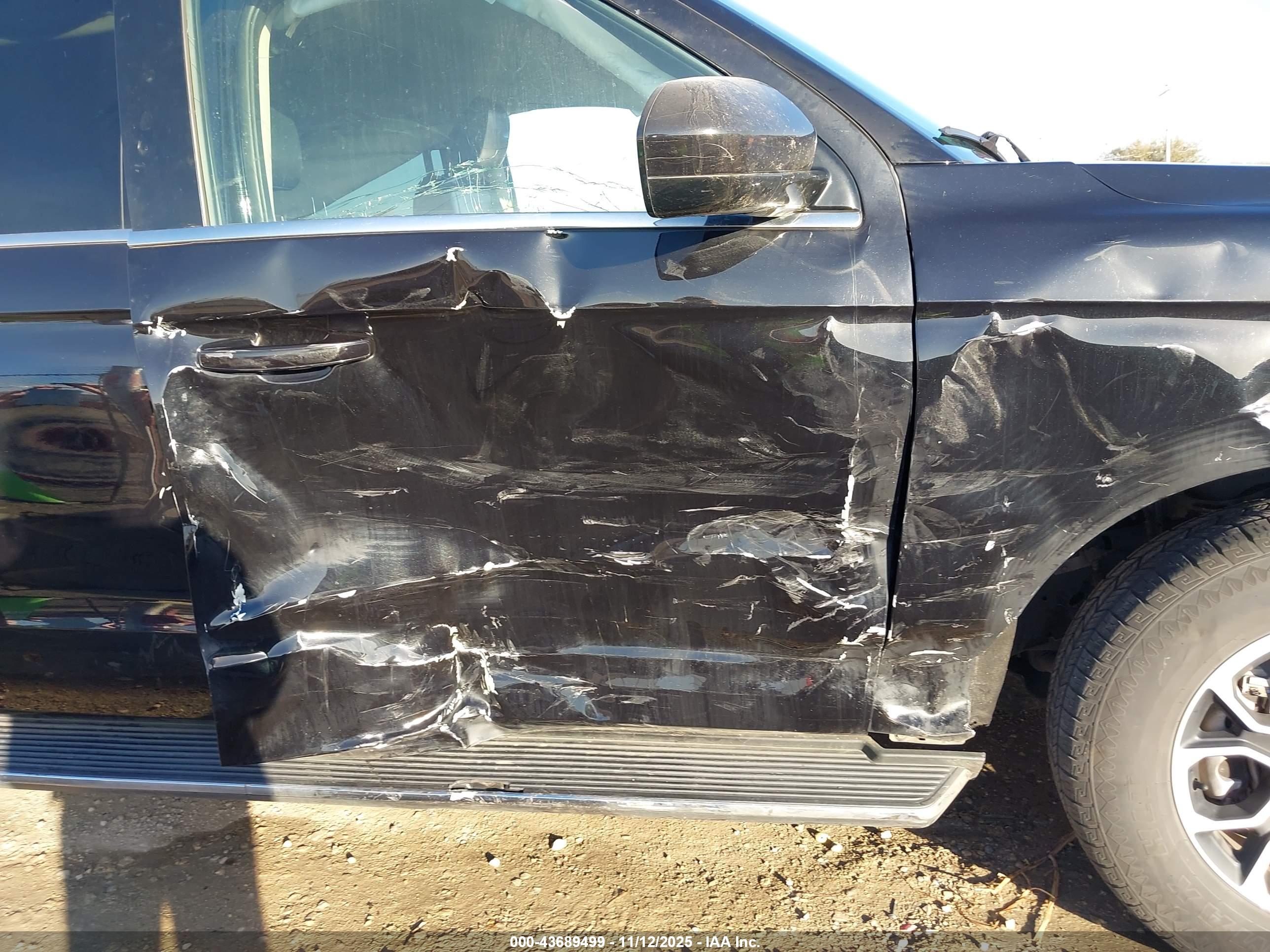 FORD EXPEDITION image 6