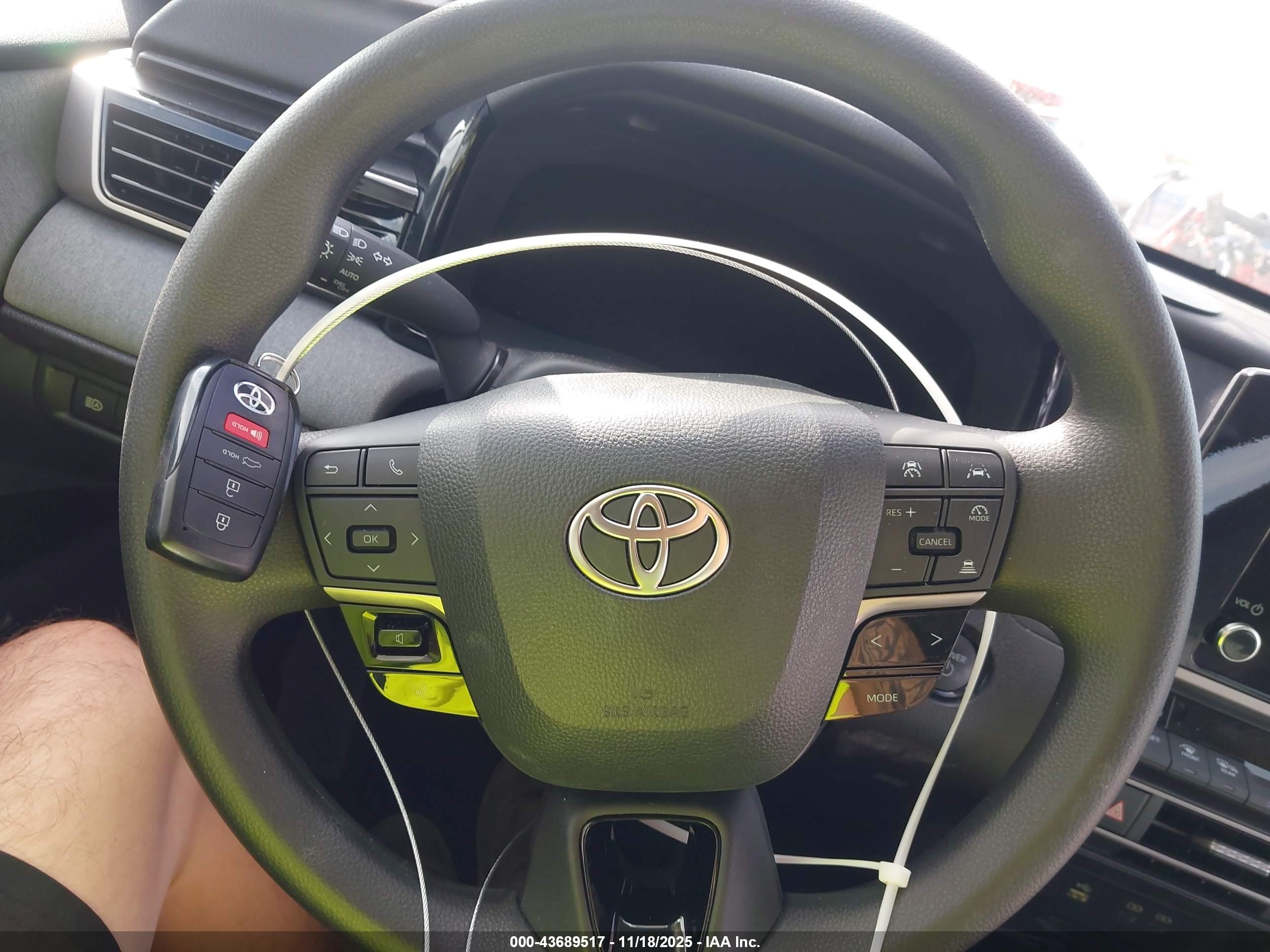TOYOTA CAMRY image 11