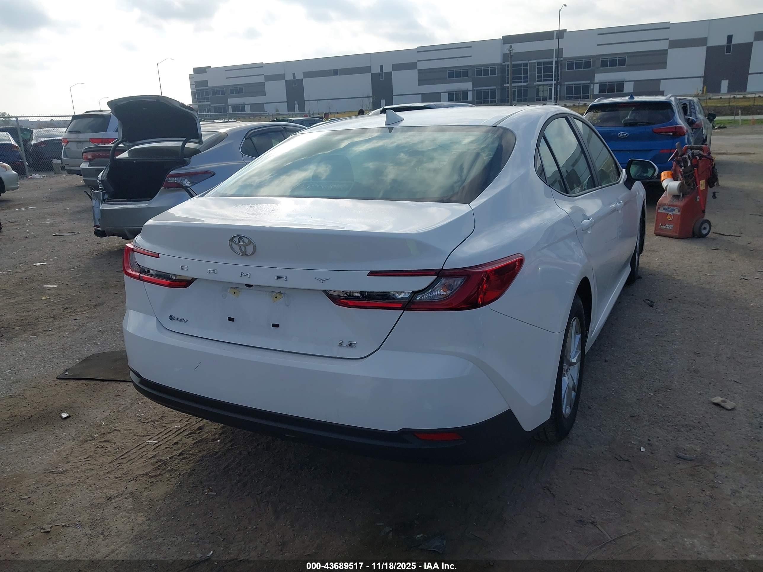 TOYOTA CAMRY image 4
