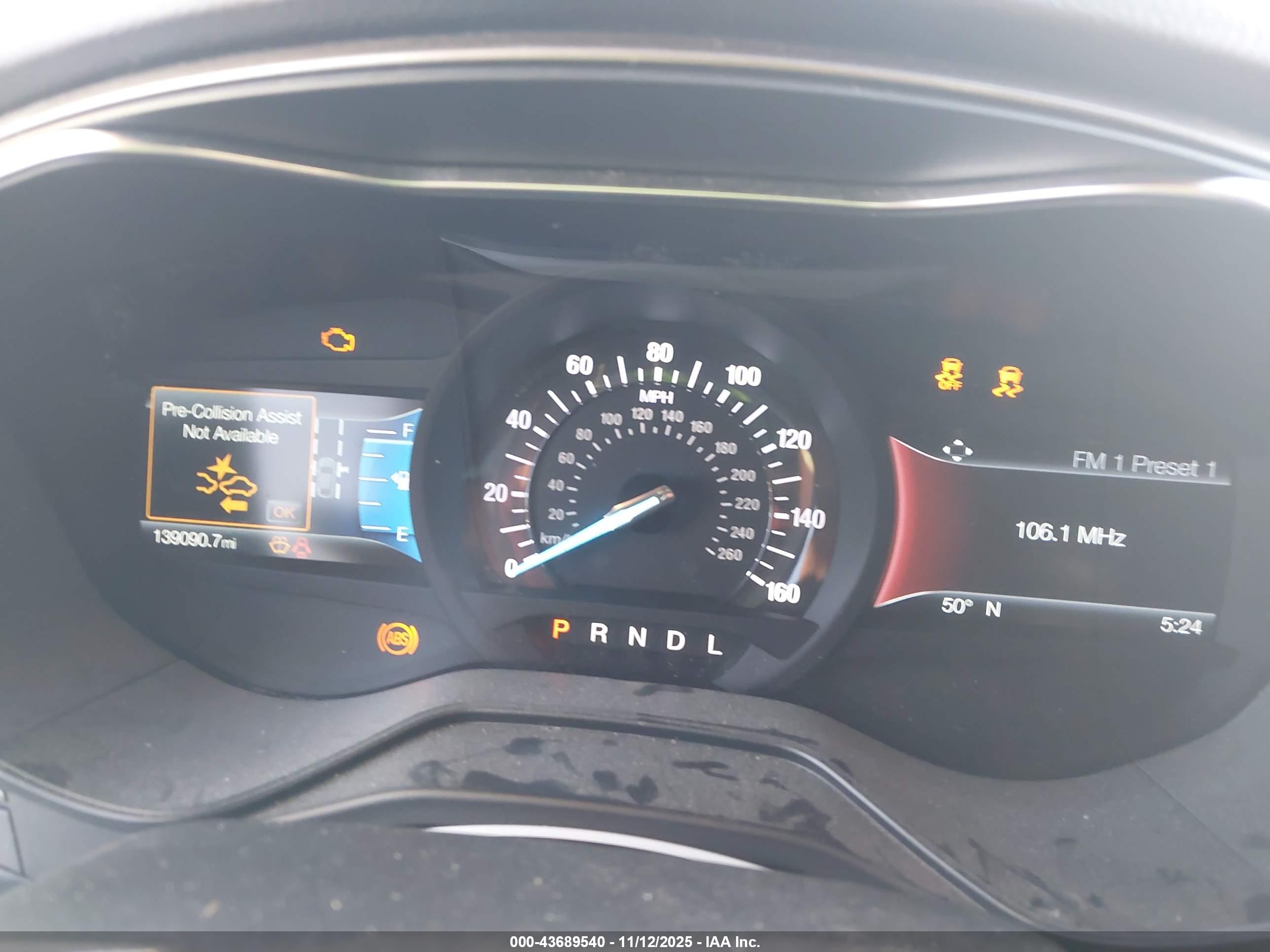 FORD FUSION image 7