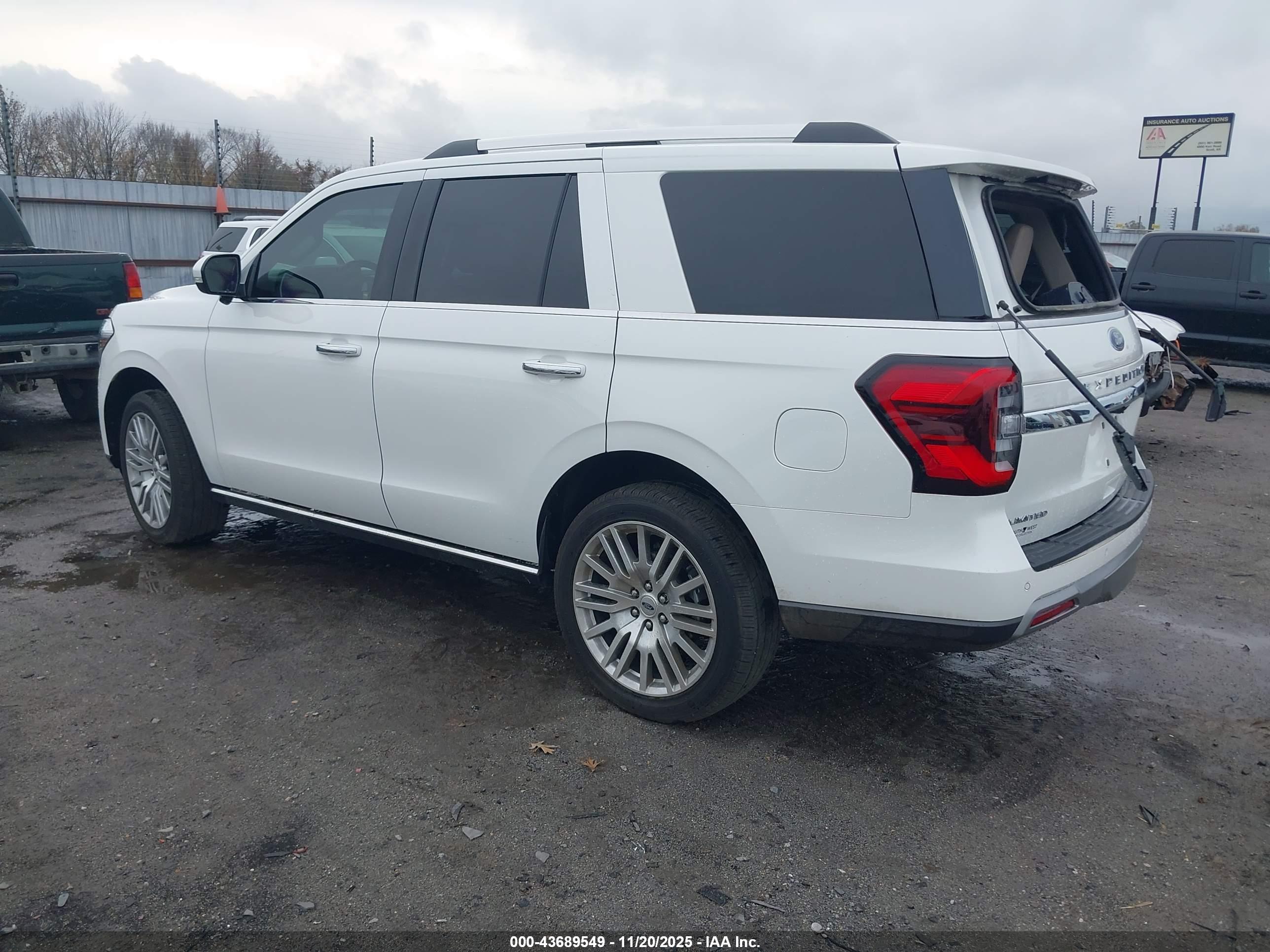 FORD EXPEDITION image 3