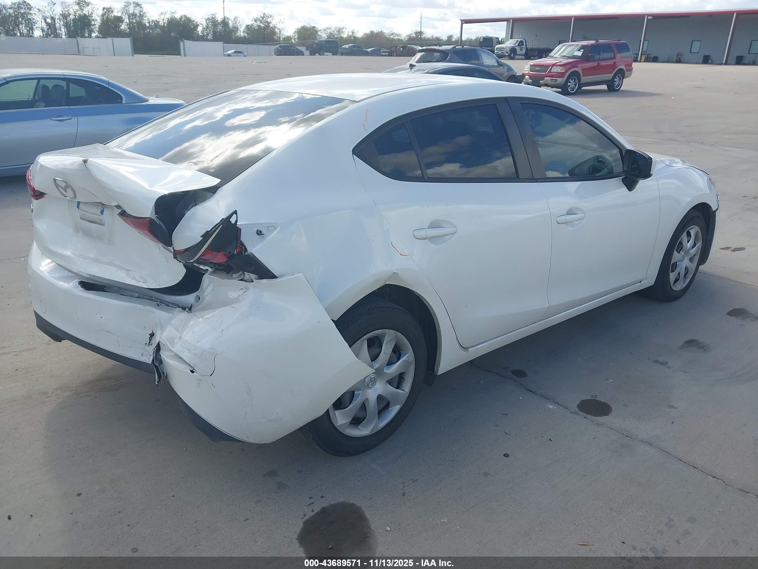 MAZDA MAZDA3 image 4