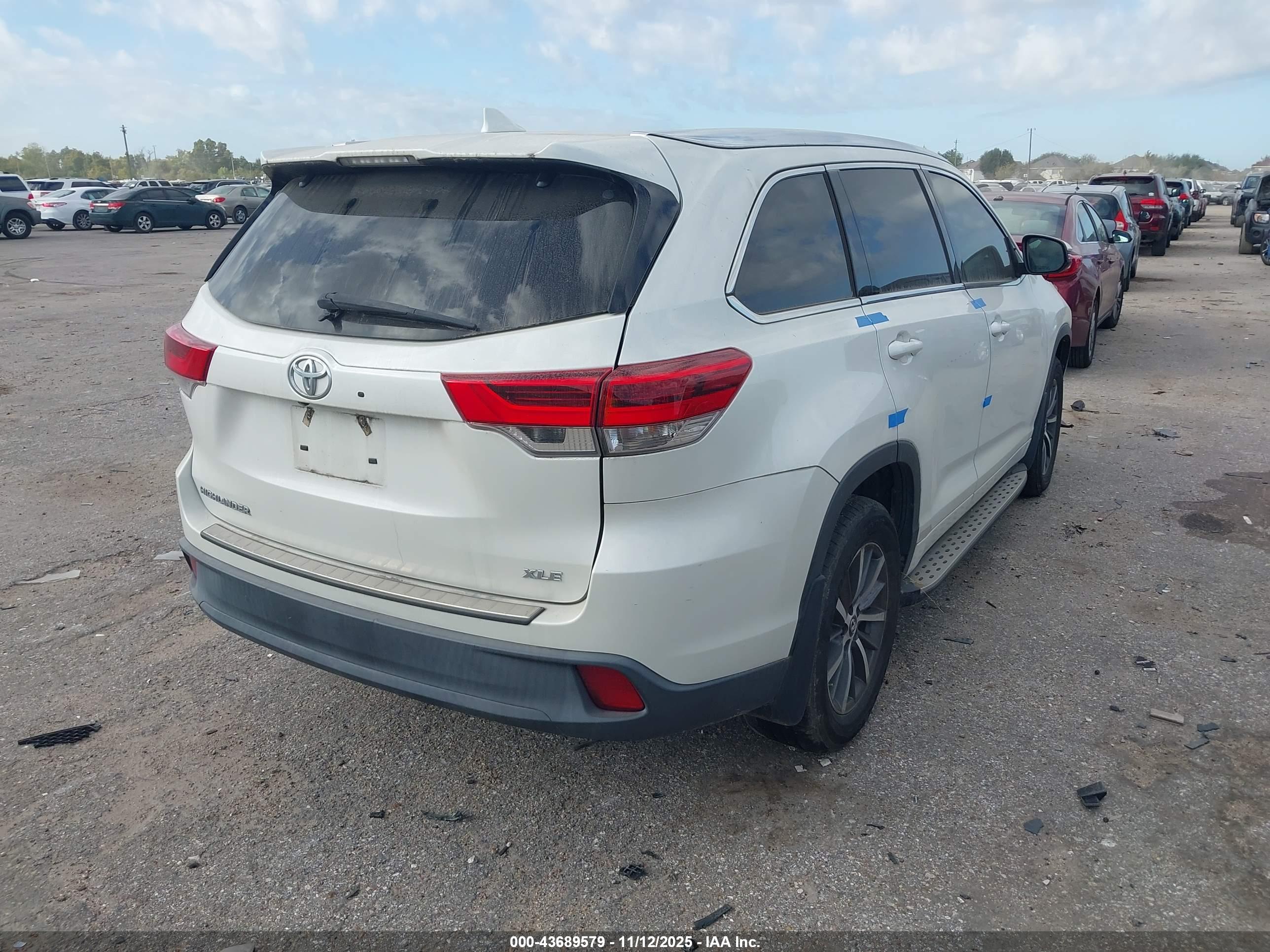 TOYOTA HIGHLANDER image 4