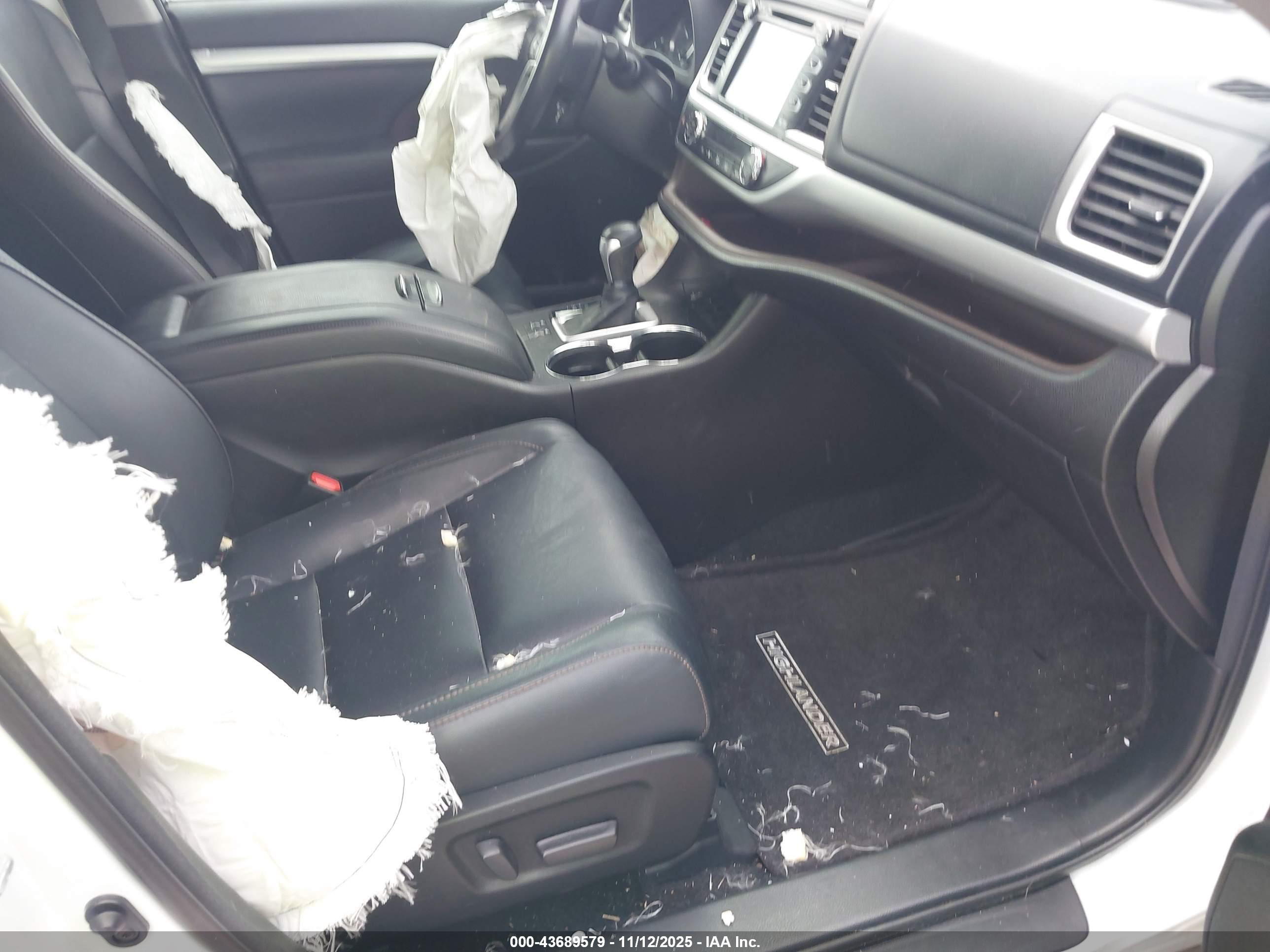 TOYOTA HIGHLANDER image 5