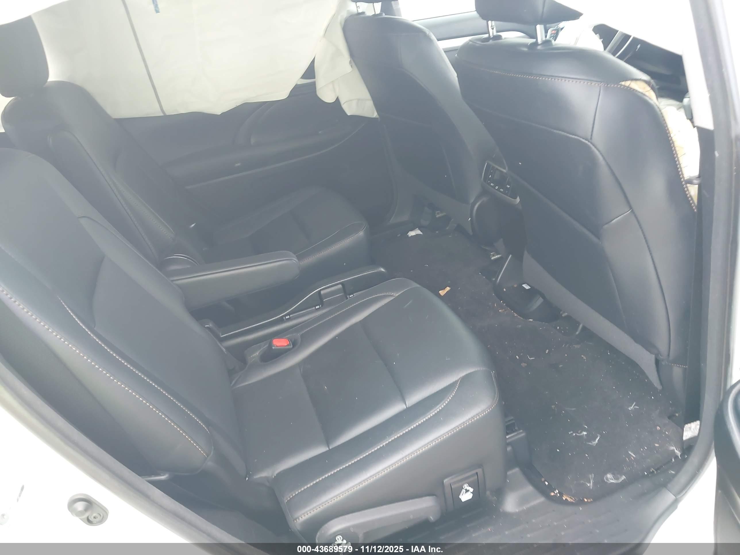 TOYOTA HIGHLANDER image 8