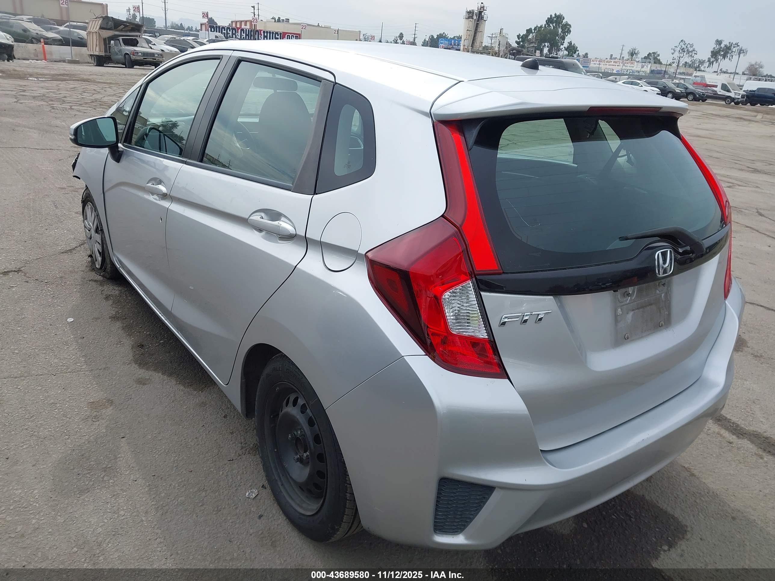 HONDA FIT image 3