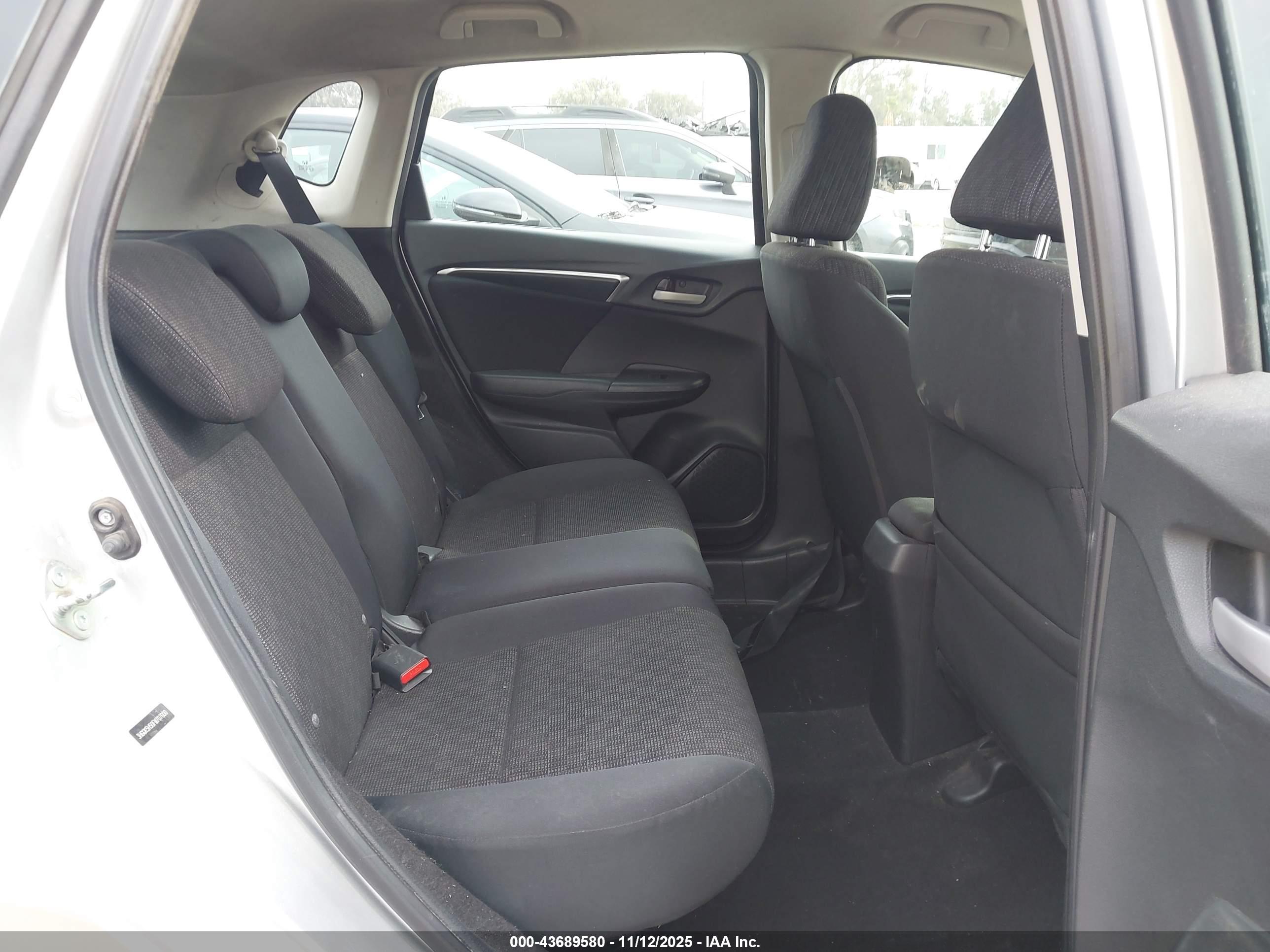 HONDA FIT image 8
