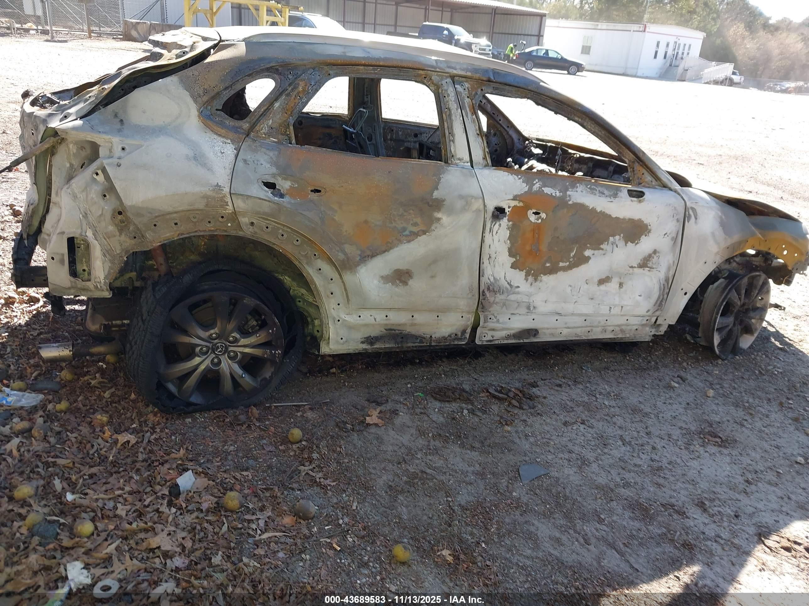 MAZDA CX-30 image 4