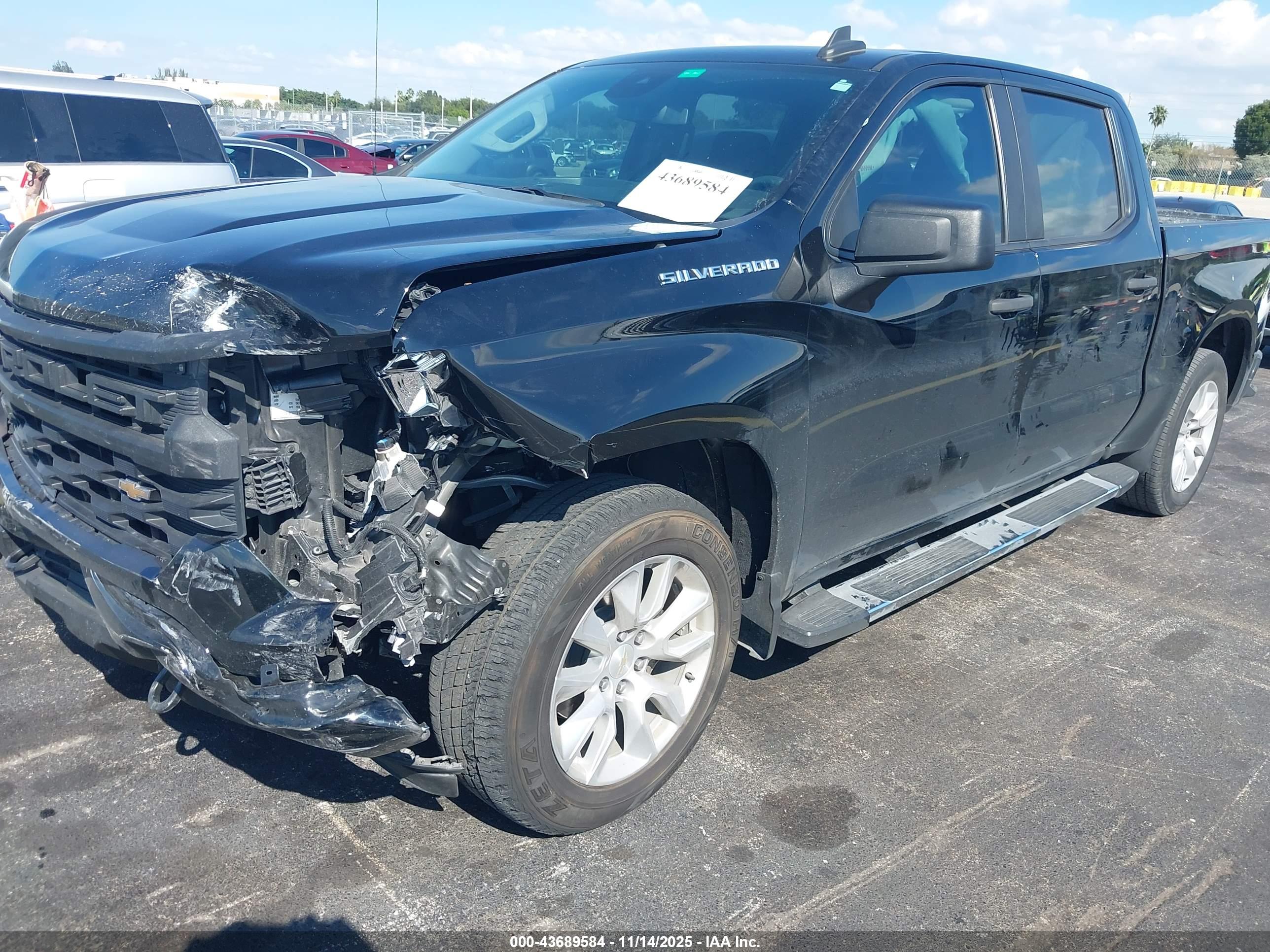 CHEVROLET SILVERADO image 6