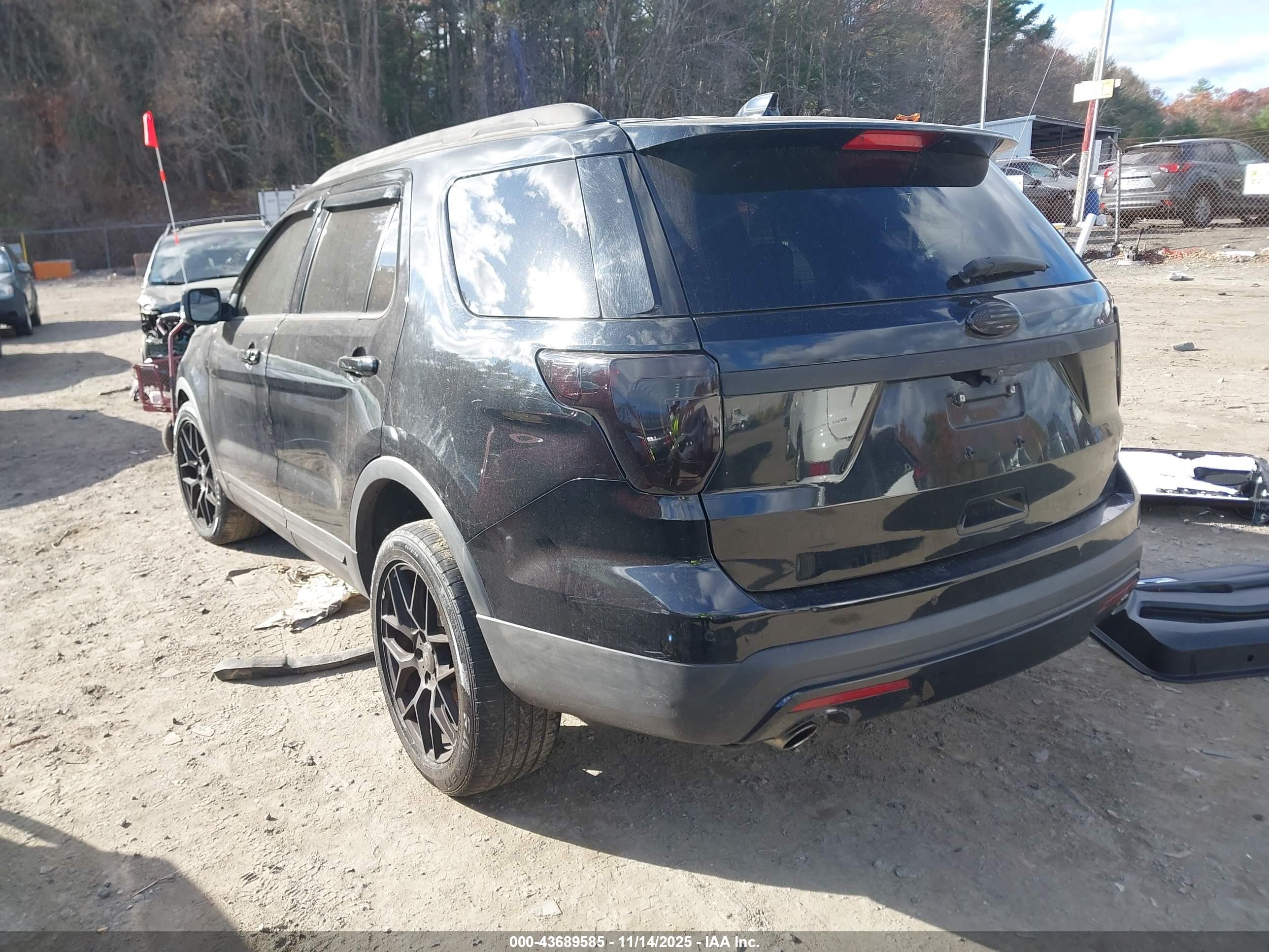 FORD EXPLORER image 3