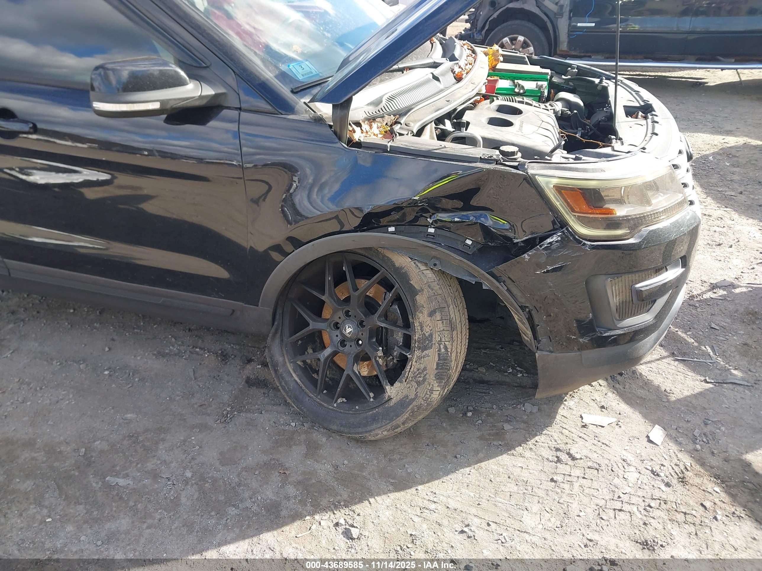 FORD EXPLORER image 6