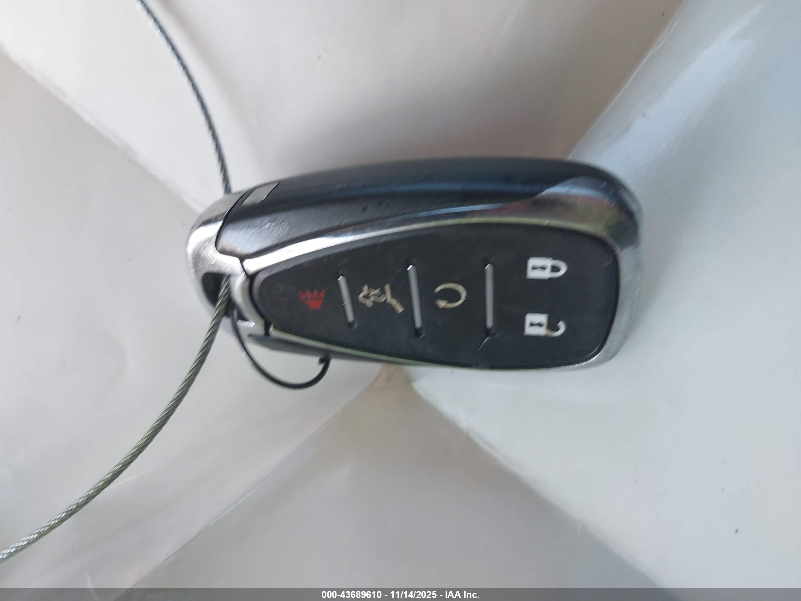 CHEVROLET EQUINOX image 11