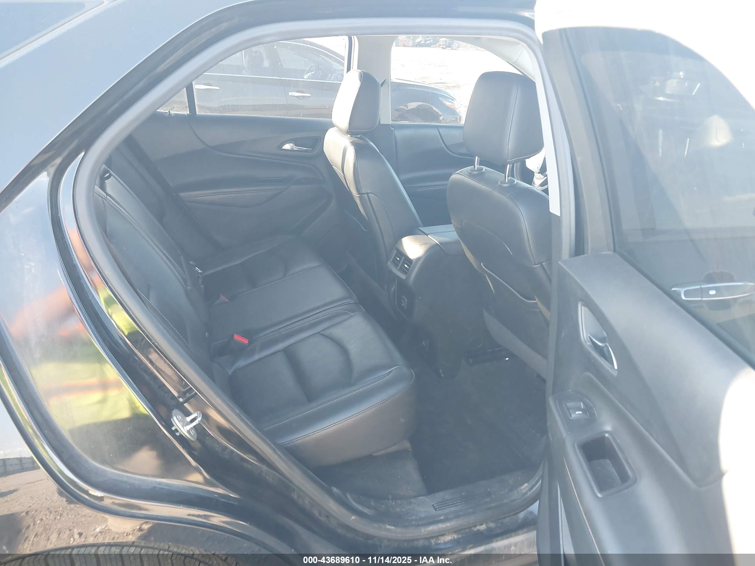 CHEVROLET EQUINOX image 8