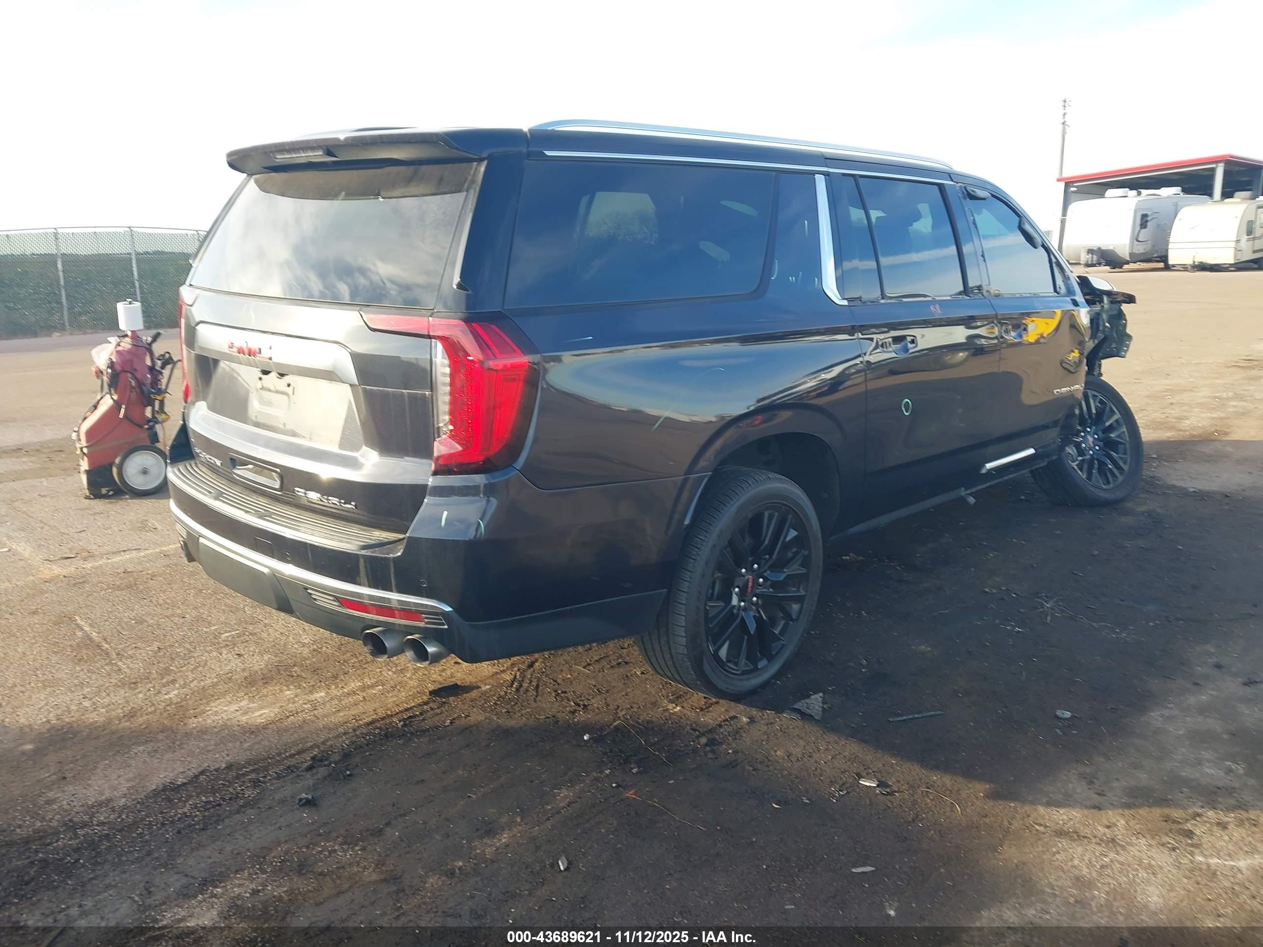 GMC YUKON image 4