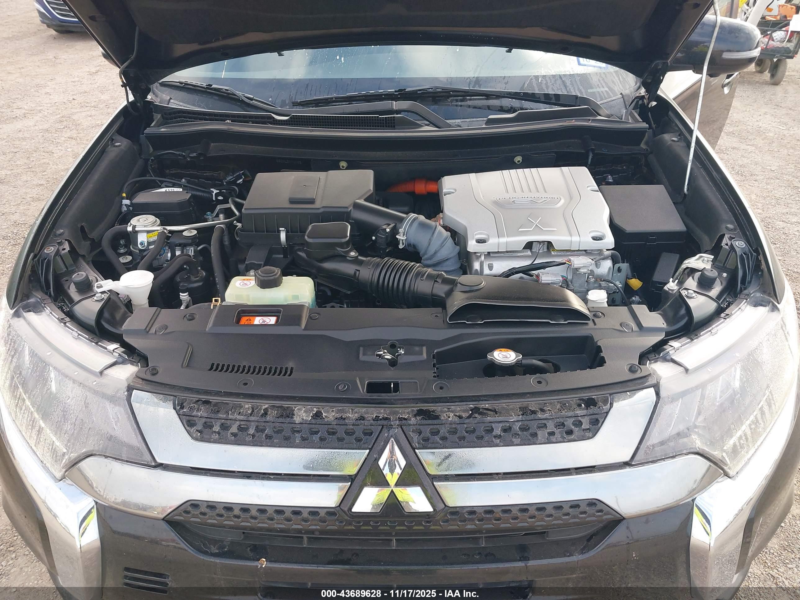 MITSUBISHI OUTLANDER image 10