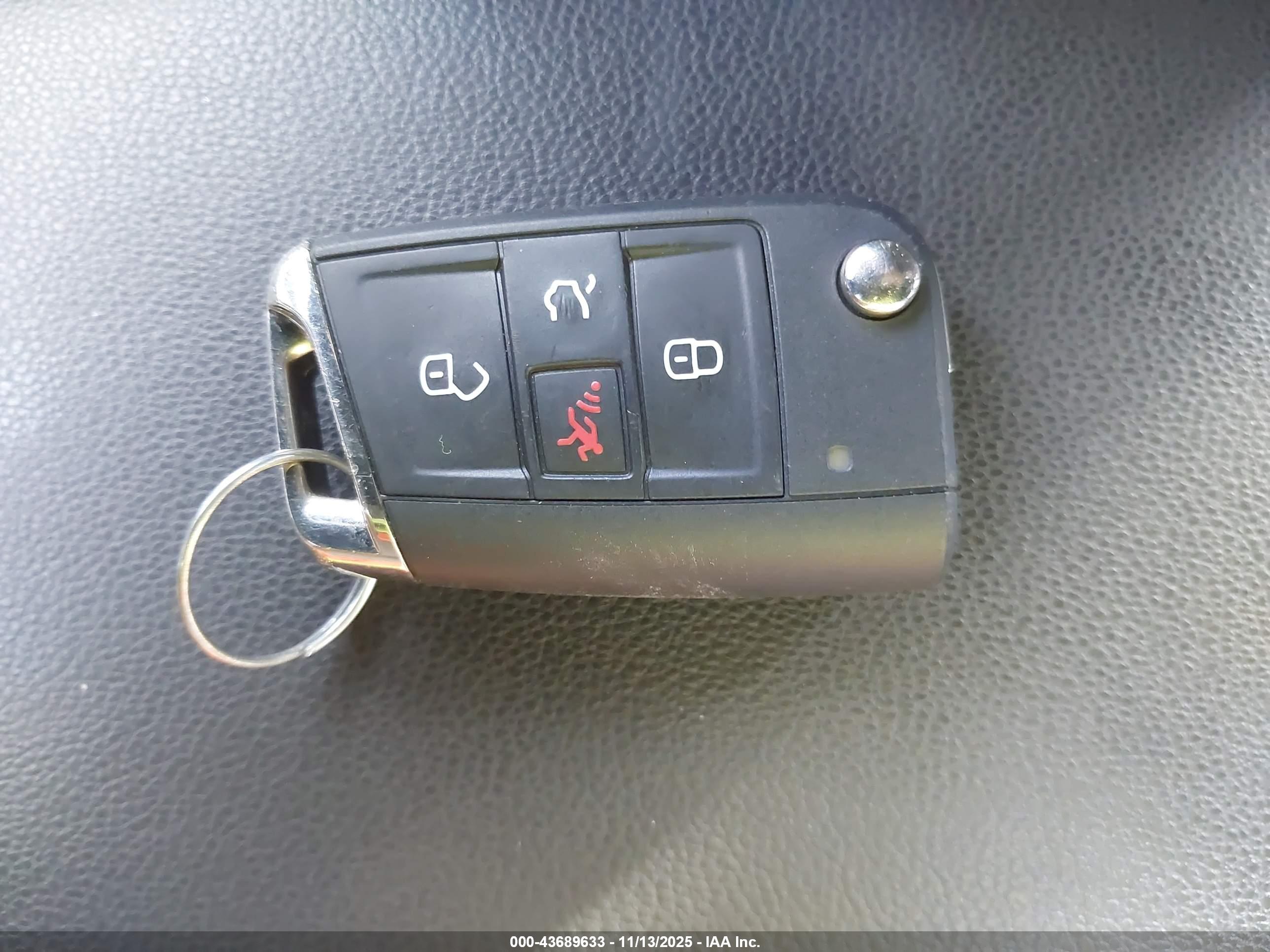 VOLKSWAGEN GOLF image 11