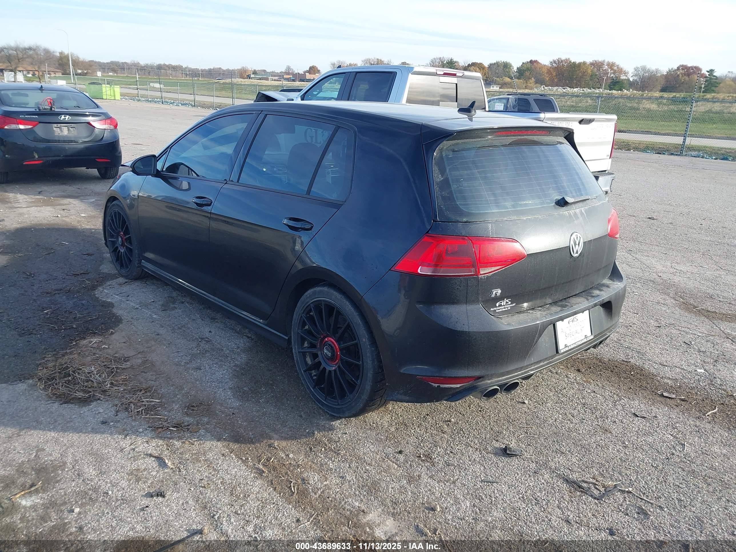 VOLKSWAGEN GOLF image 3
