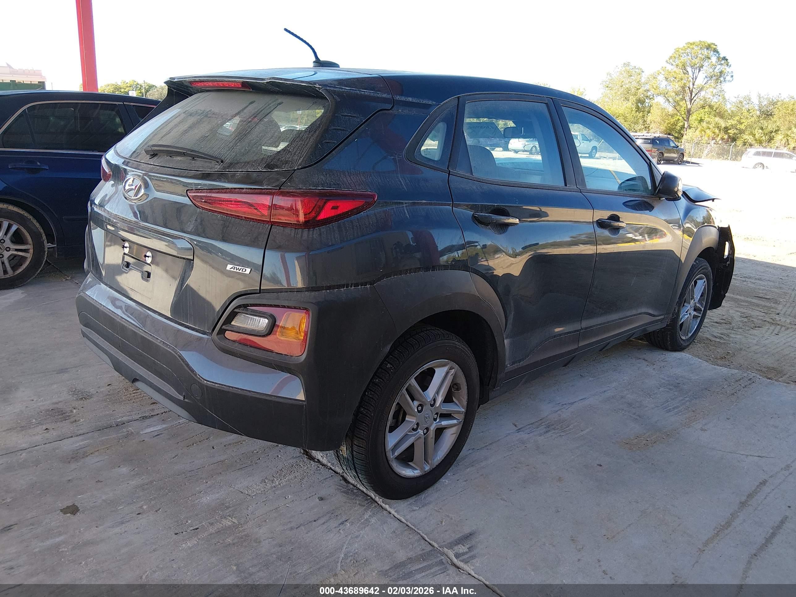 HYUNDAI KONA image 4