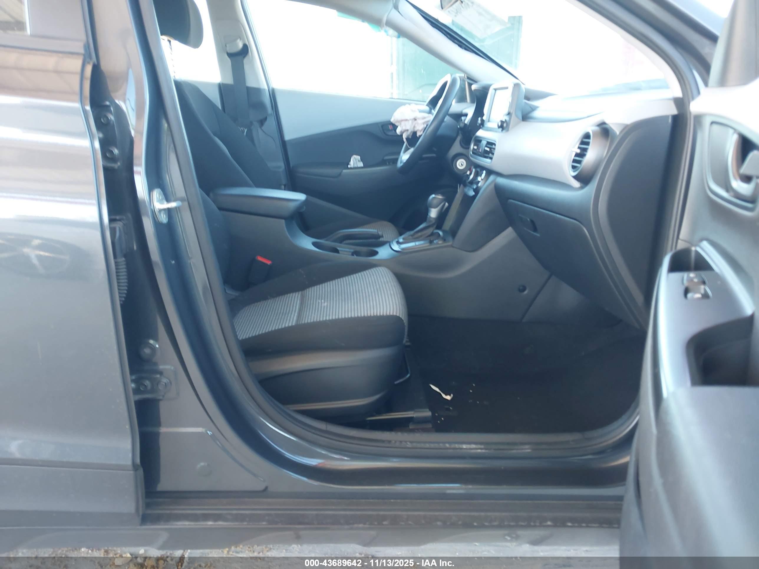 HYUNDAI KONA image 5
