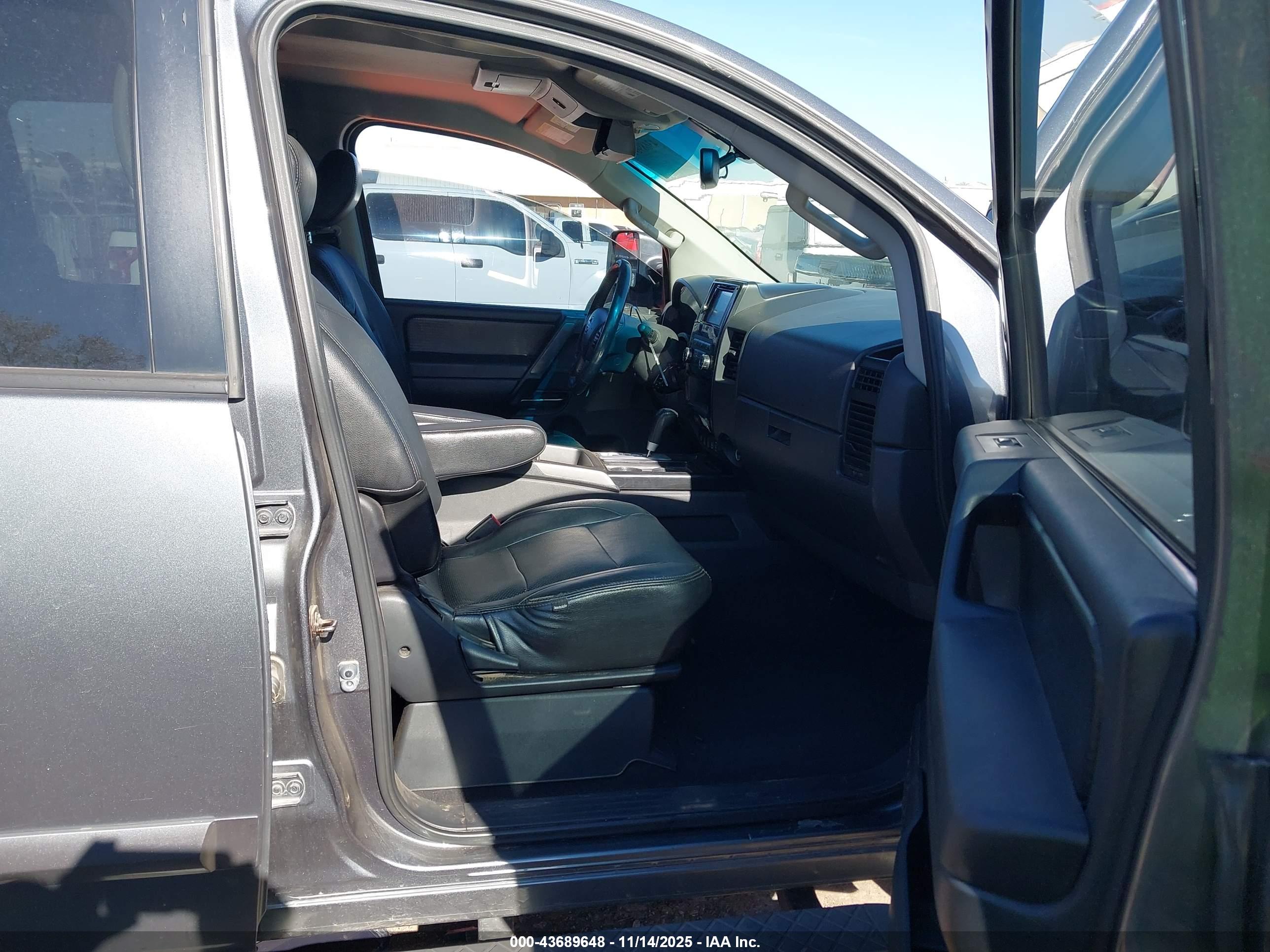 NISSAN TITAN image 5