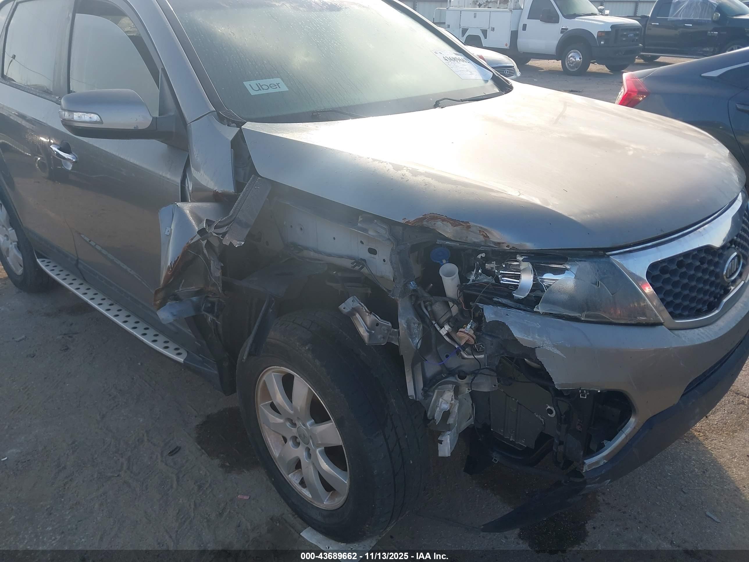 KIA SORENTO image 6