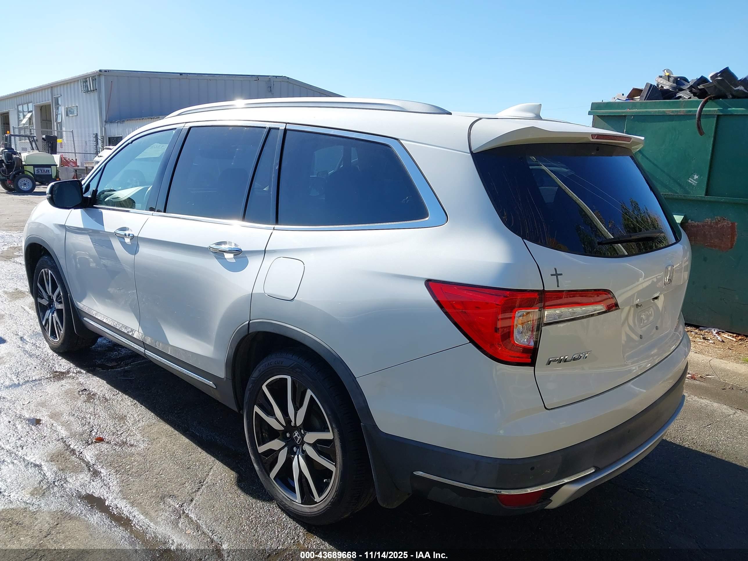 HONDA PILOT image 3