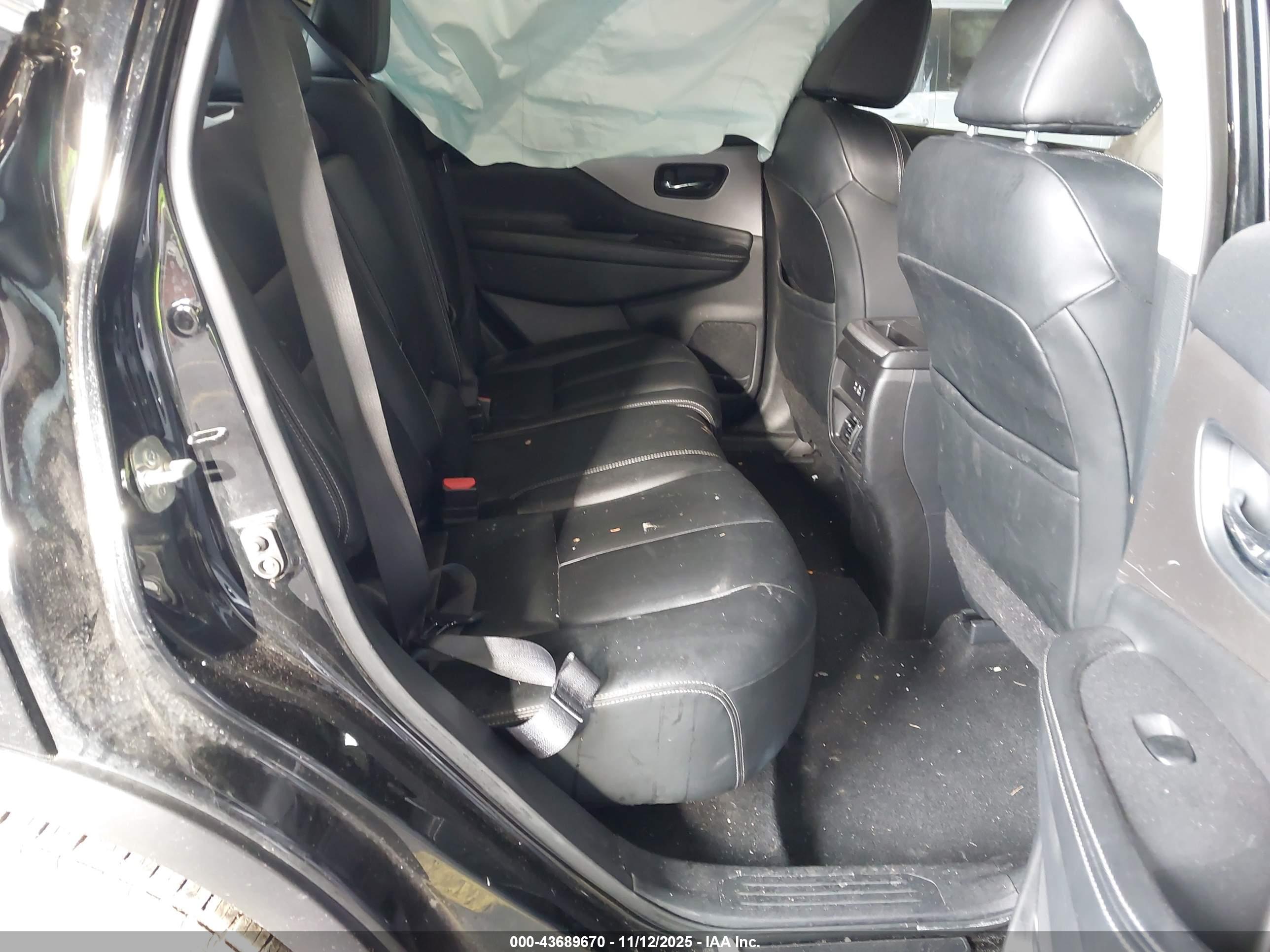 NISSAN MURANO image 8