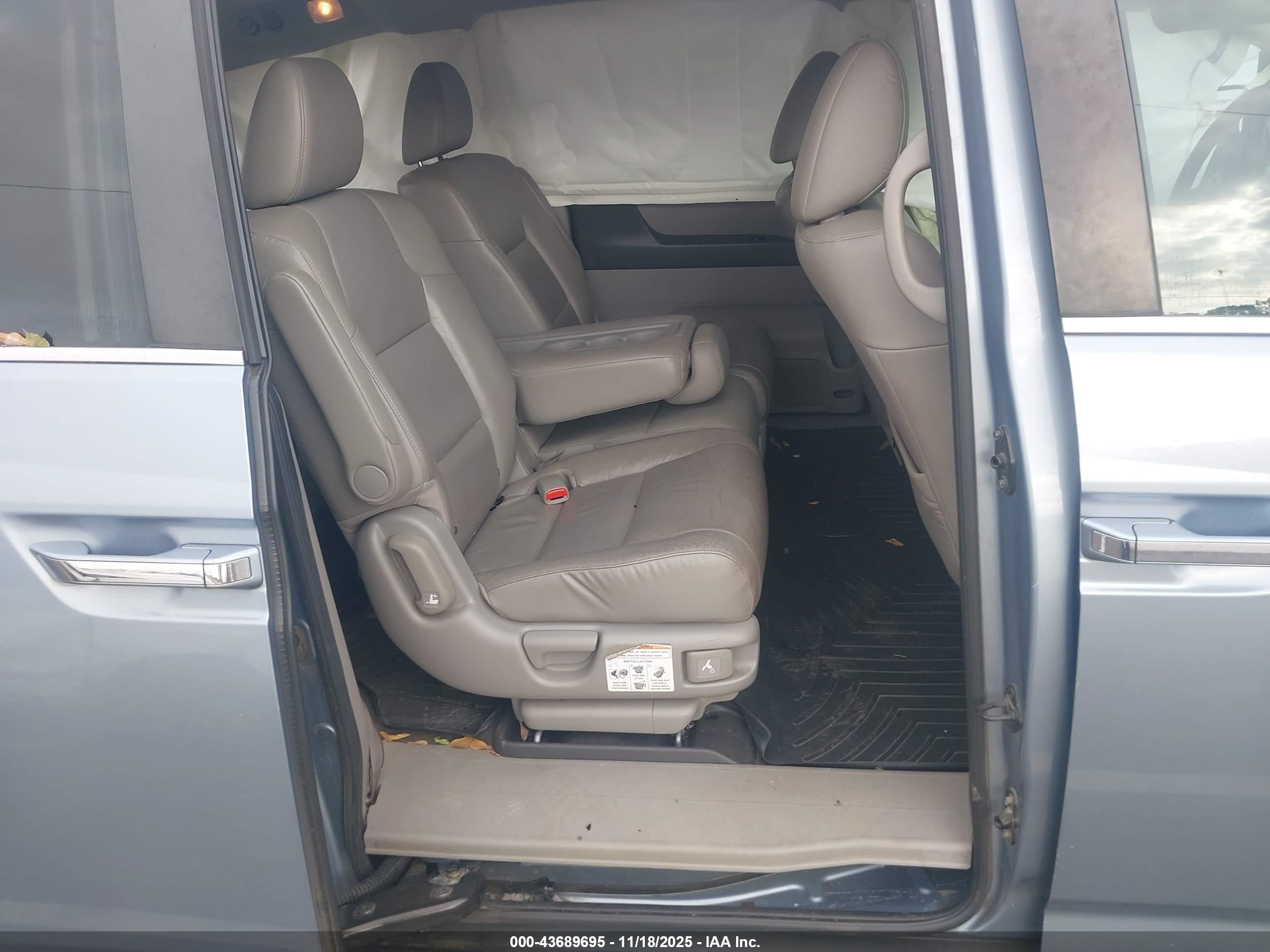 HONDA ODYSSEY image 8