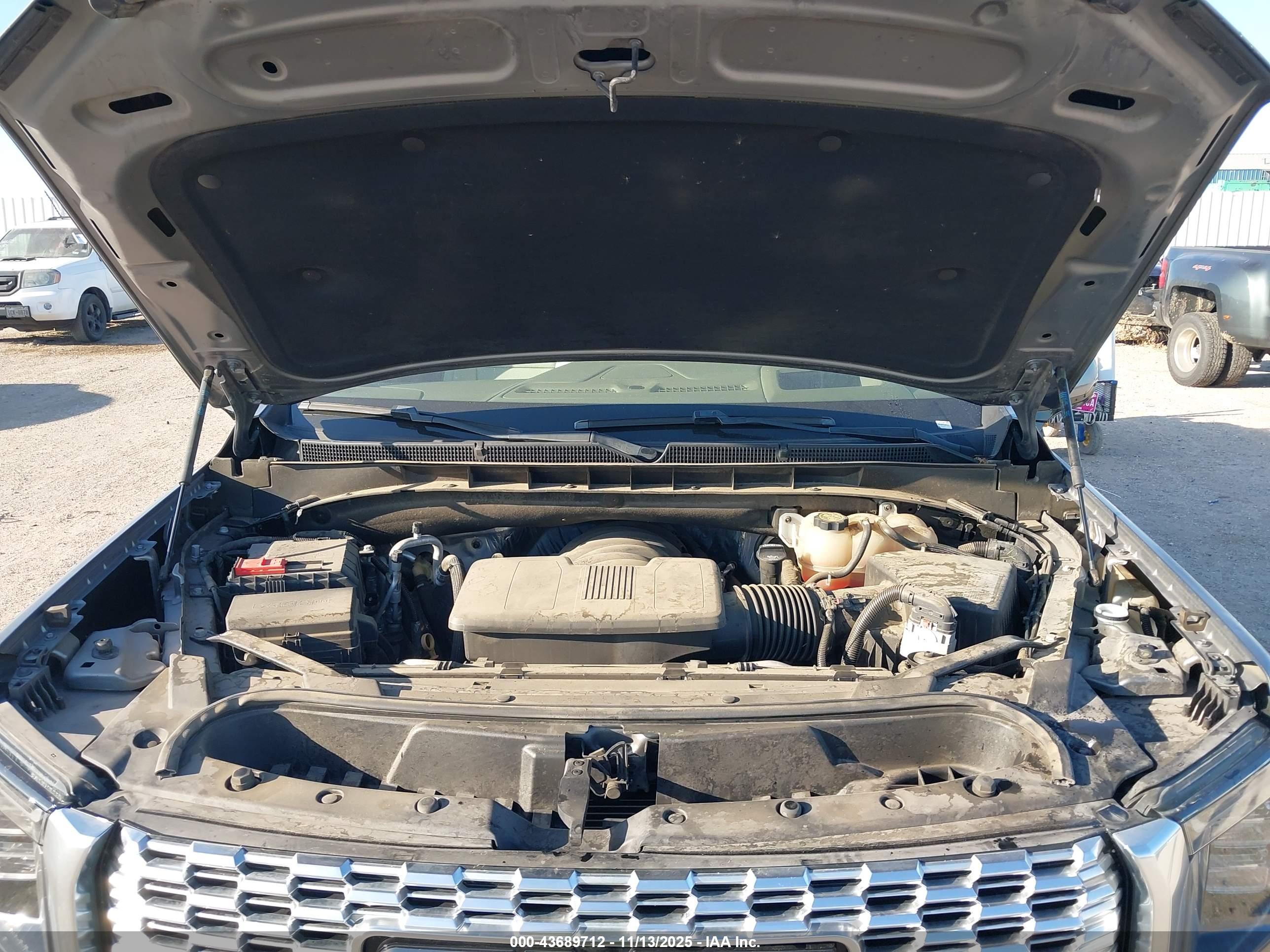 GMC YUKON image 10